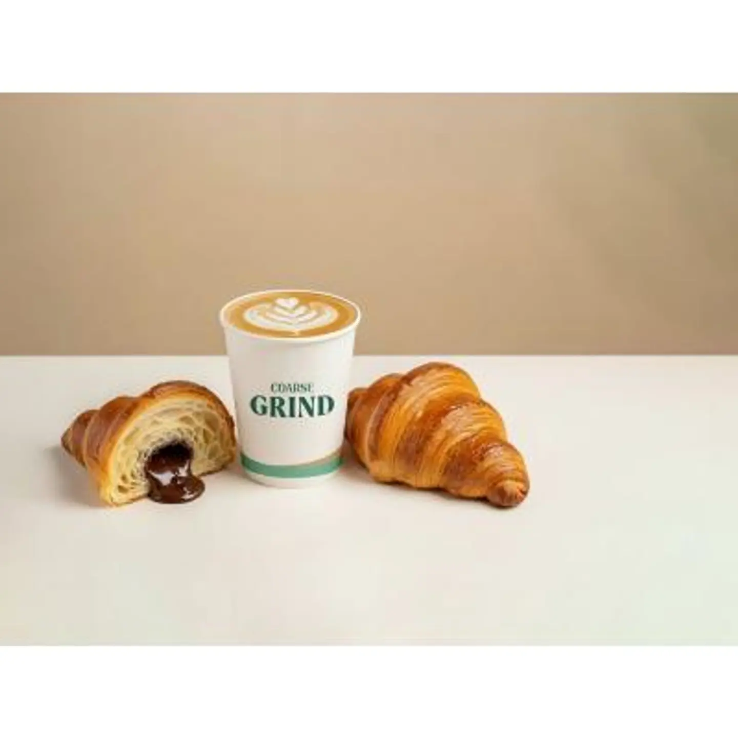 عرض كرواسون وقهوتك على ذوقك