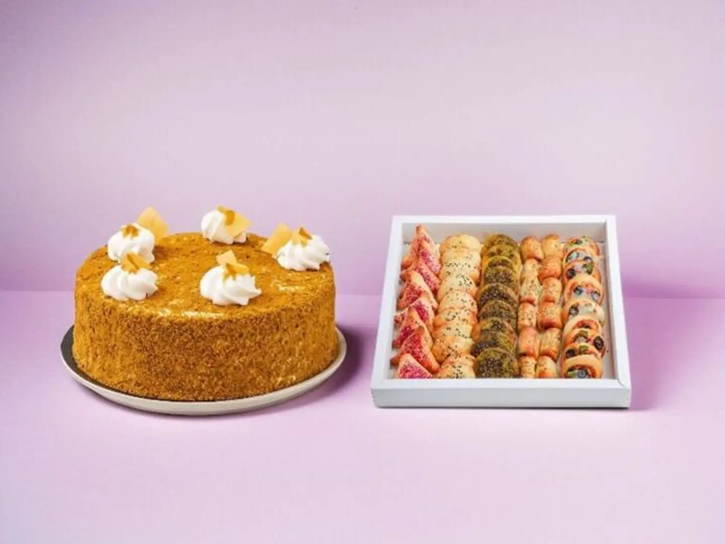 Honey Cake With Pastry Box Offer