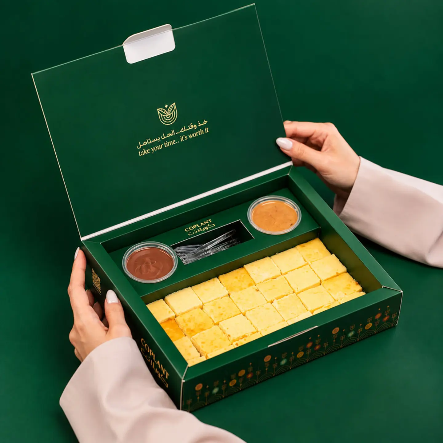 Madrid Cheesecake Box 28 Pieces