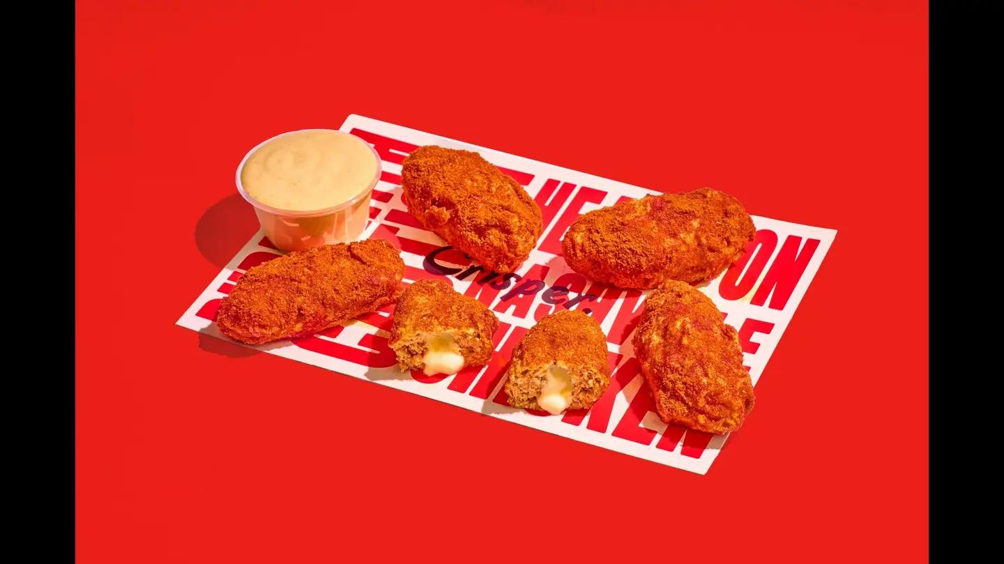 اجنحة دجاج بدون عظم محشية جبنة مع توابل الناشفيل