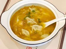 جياوزة دجاج بالشوربة الحامضة