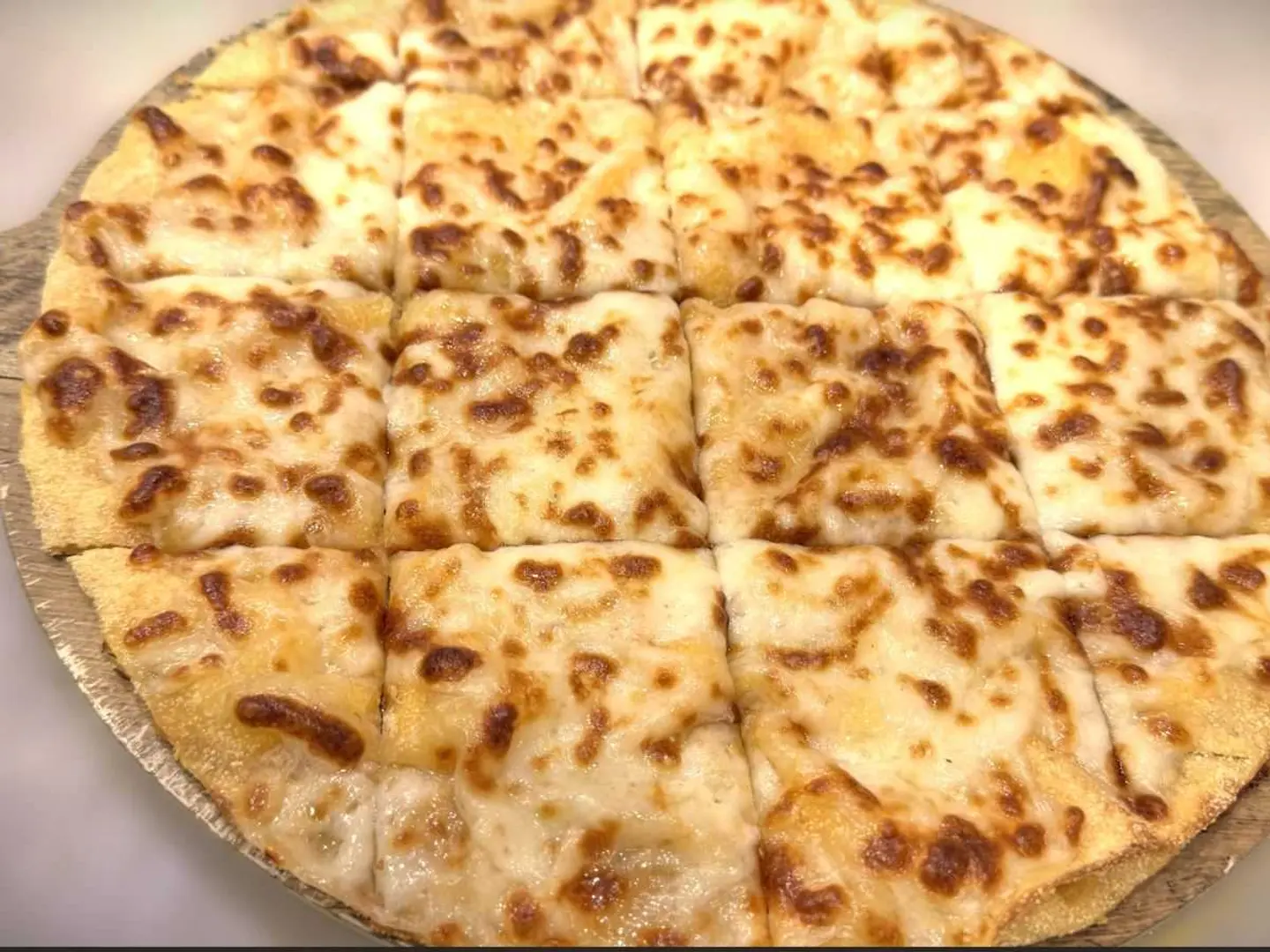 بيتزا كرانشي مكس اجبان