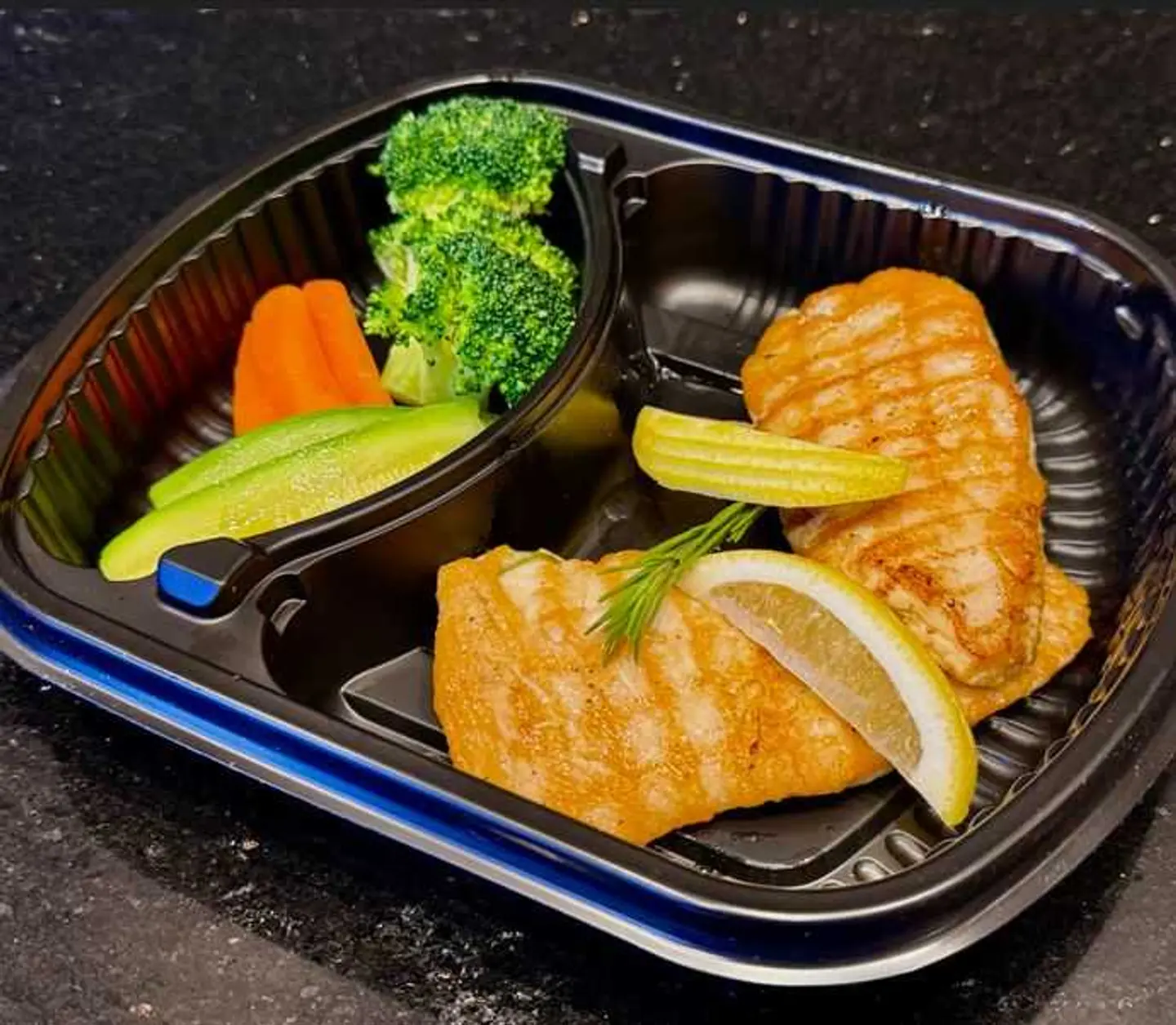 صدور دجاج مشوي