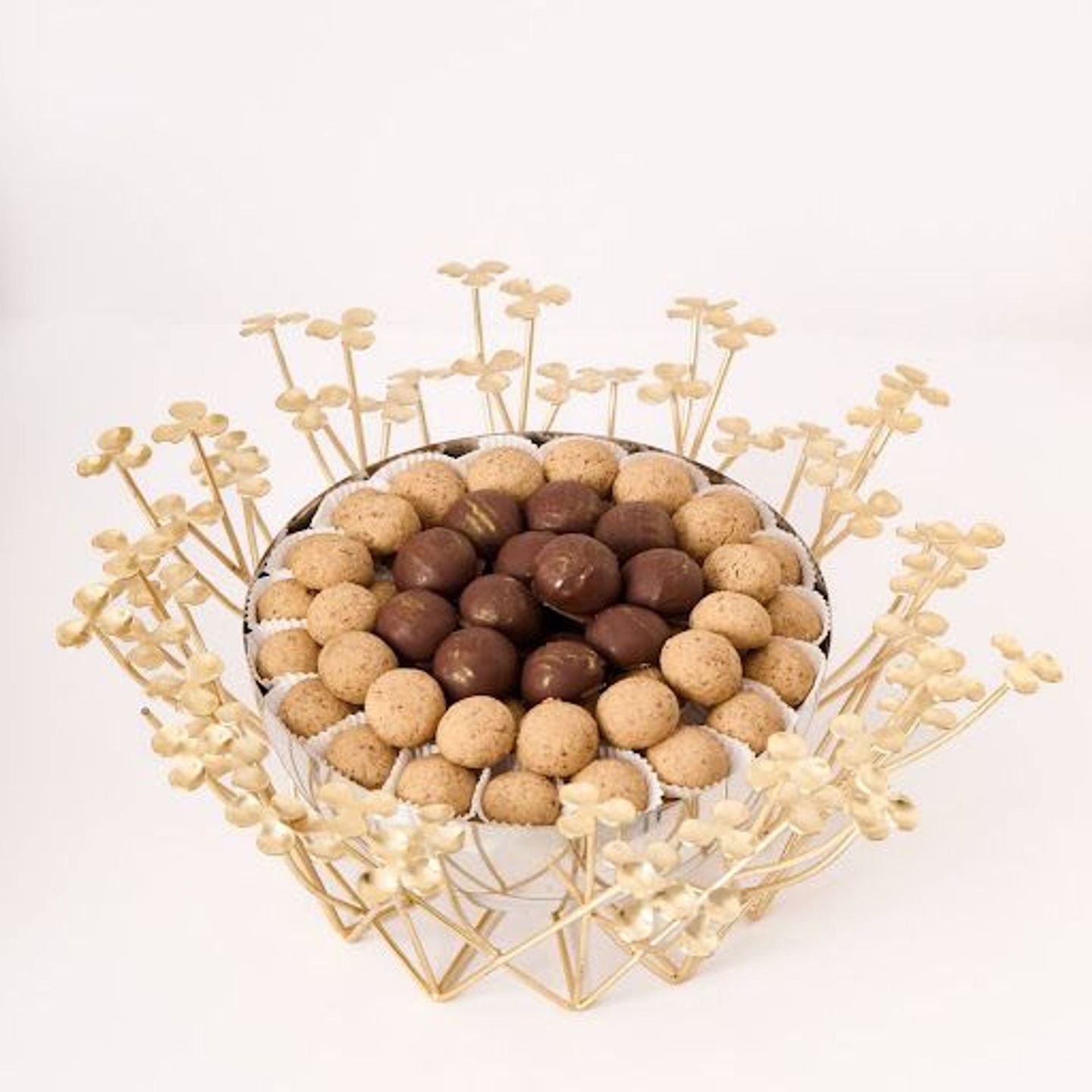 Ghoraiba Almond And Ghoraiba Chocolate Luxury Tray
