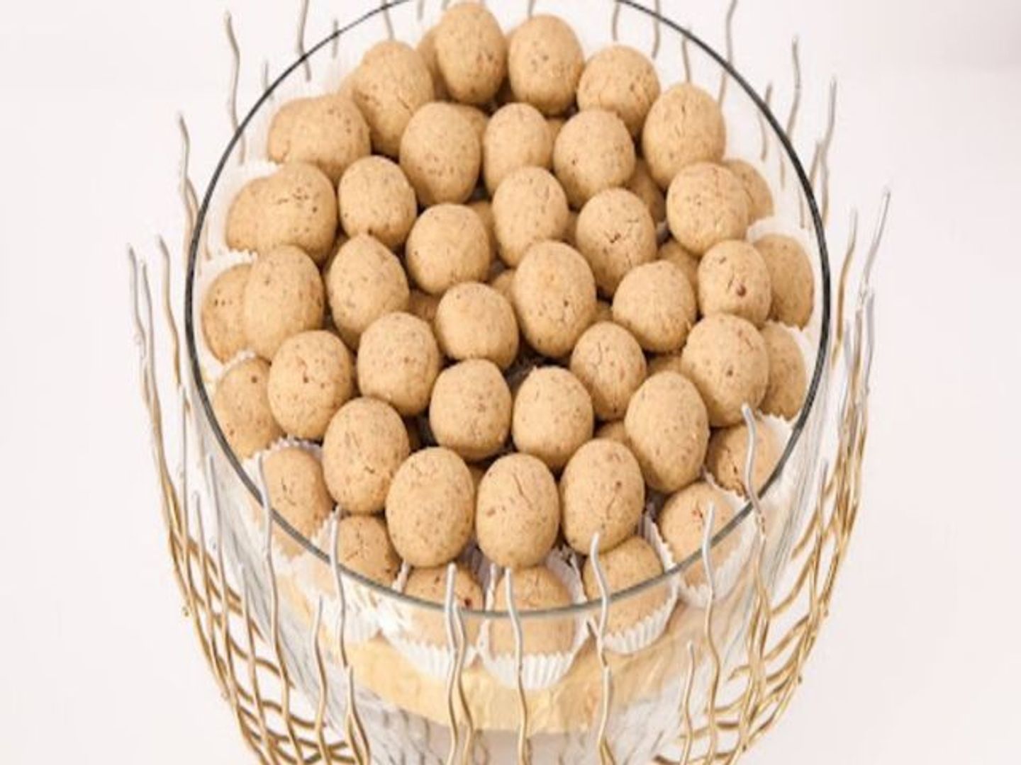 Ghuraiba Almond Luxury Tray