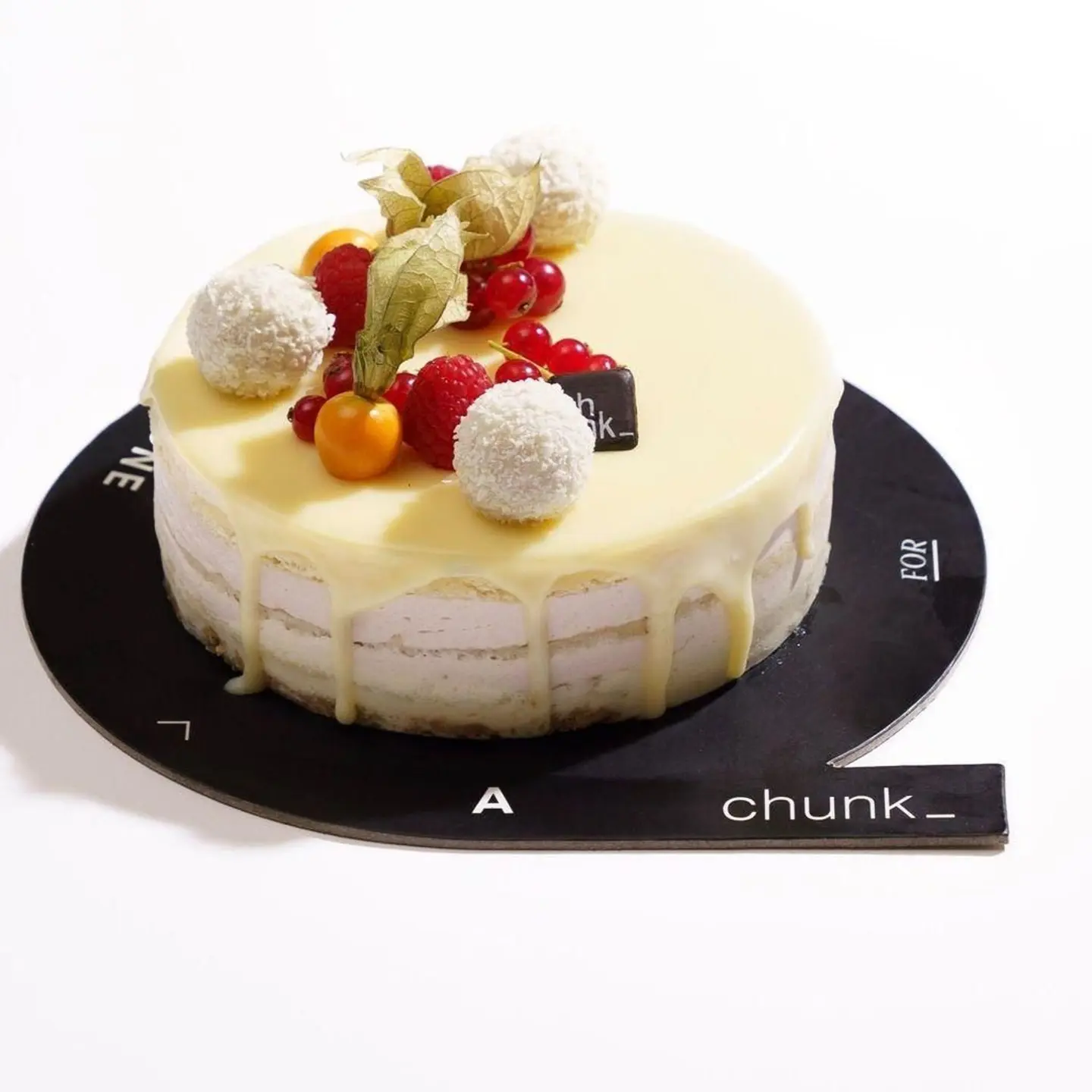 Crunchy Berries Cake