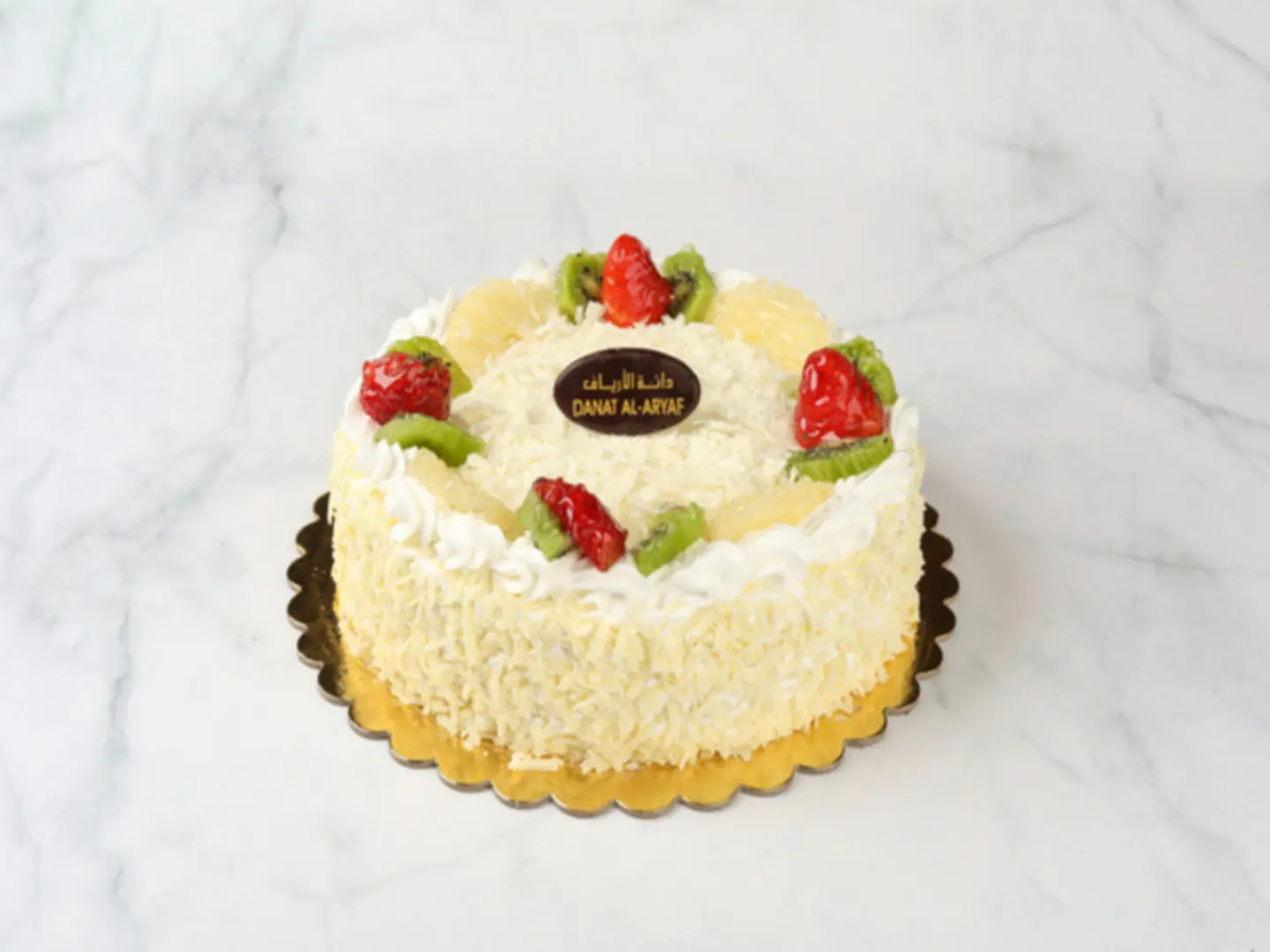 Medium Vanilla Cake With Fruits
