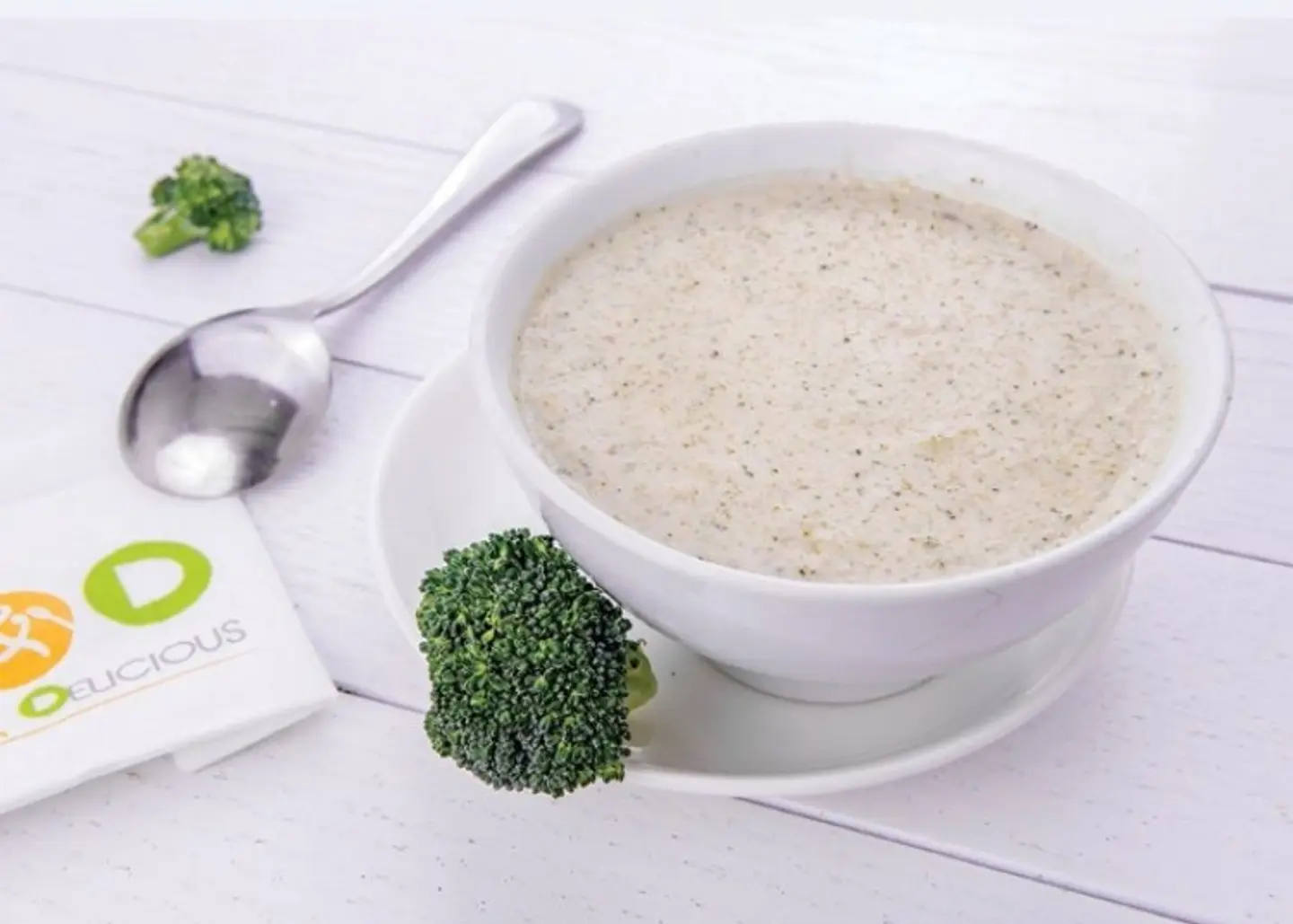 شوربة الدجاج و البروكلي