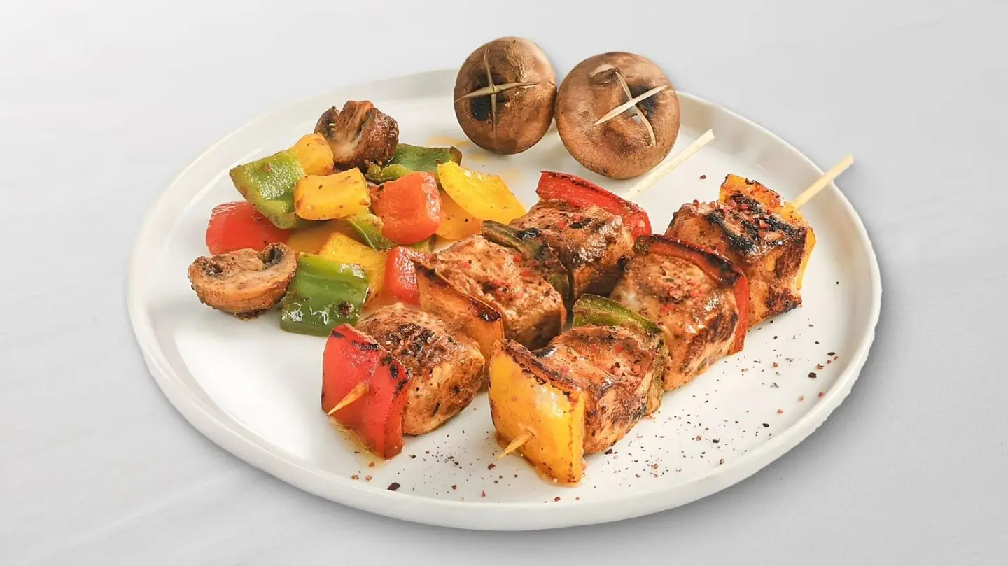Shish Taouk With Garlic Sauce