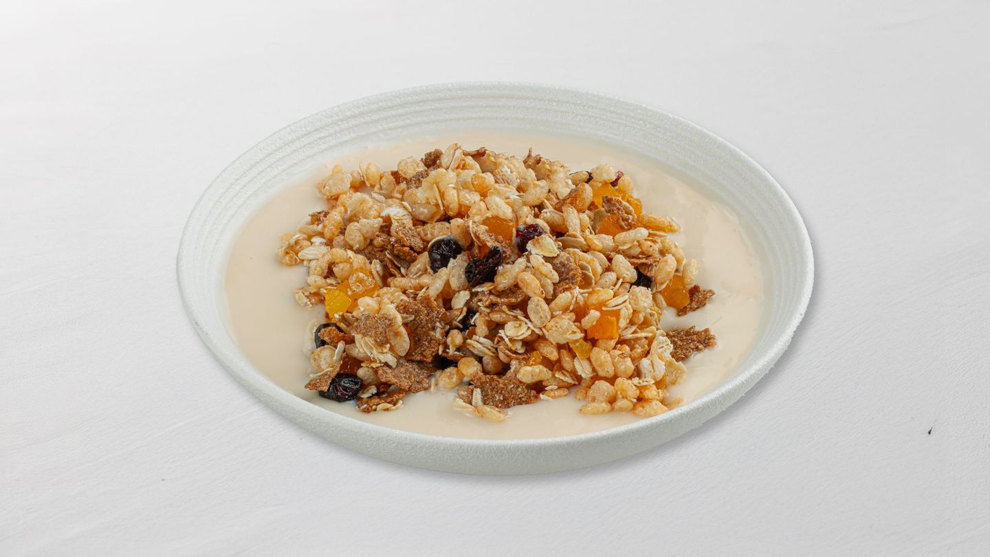 Granola With Peach Yogurt