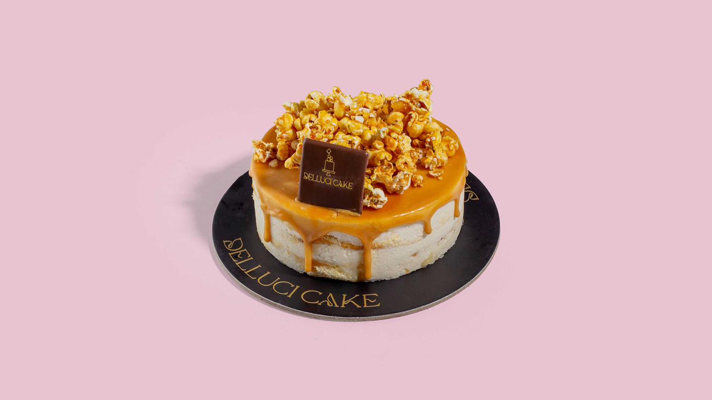 كيكة الكراميل المملح والفشار وسط