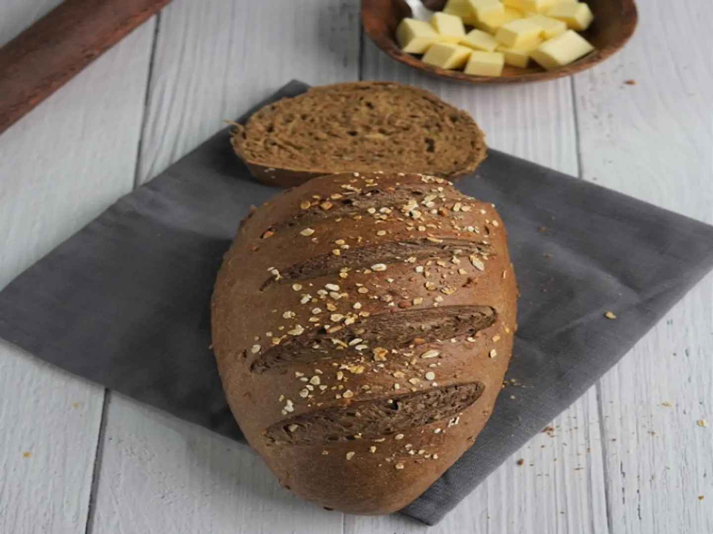 رغيف اسمر خليط الحبوب السبعة