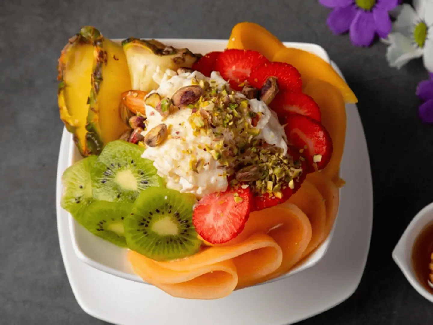 سلطة داما روز