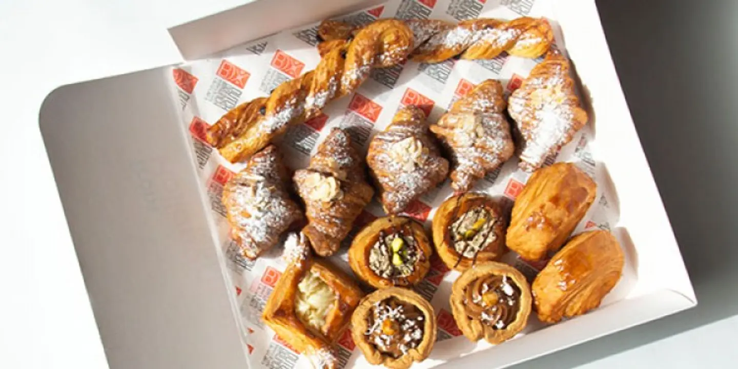 بوكس المخبوزات للجمعات 14 حبة