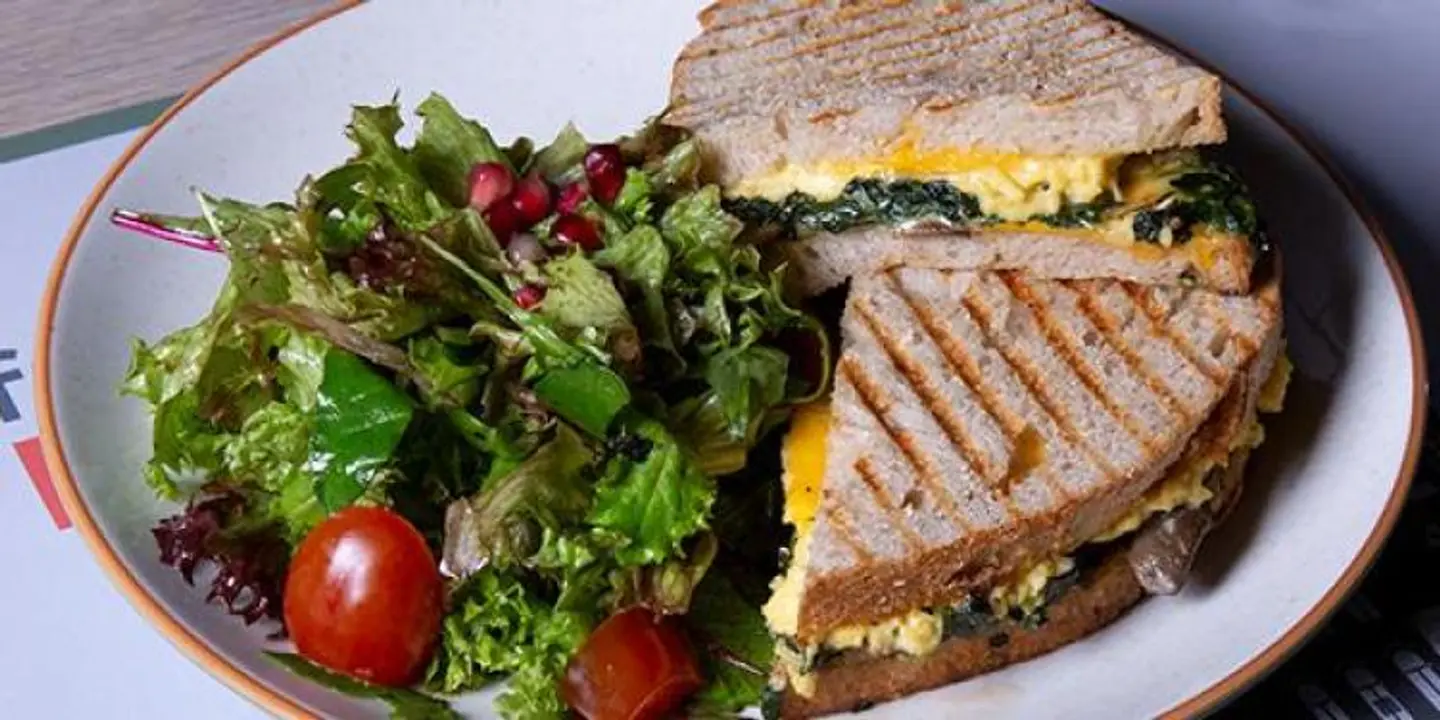 ساندويتش البيض بالماشروم