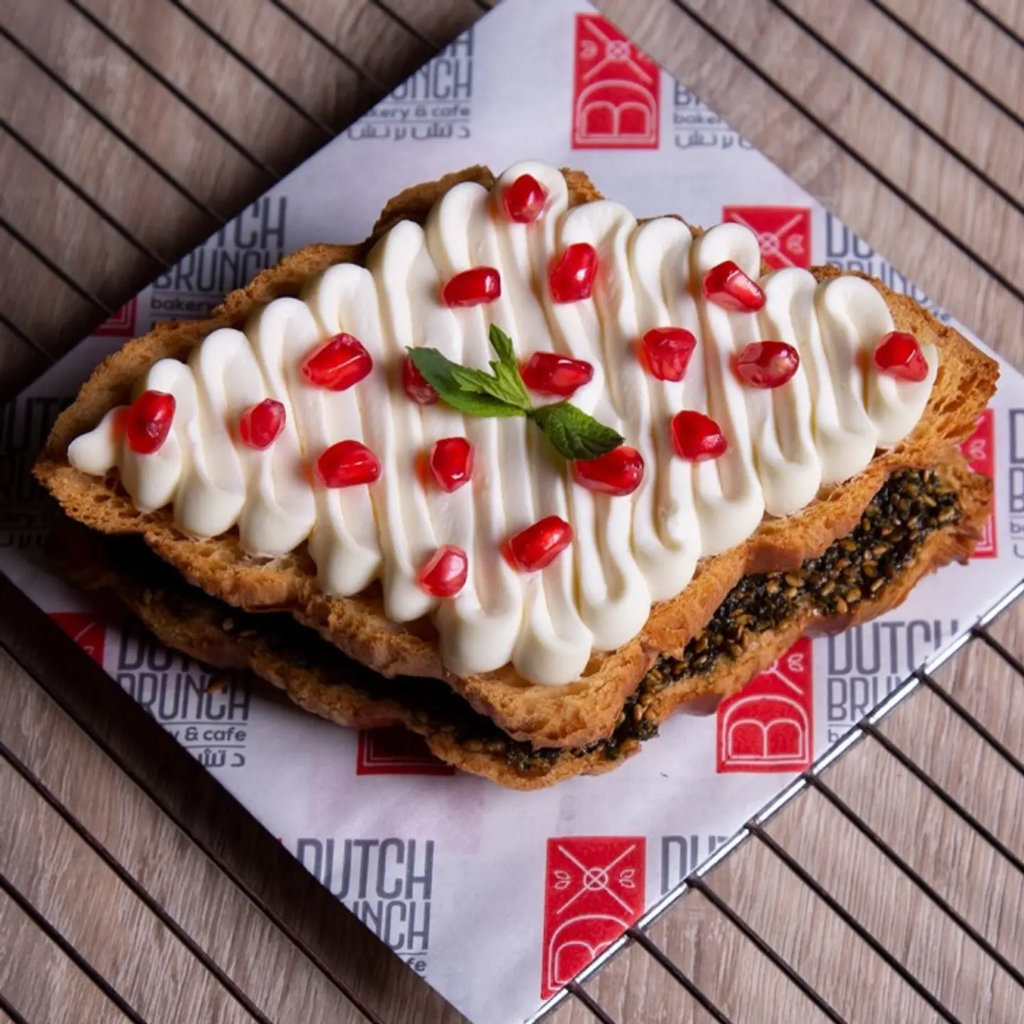 كرواسون لبنة و زعتر