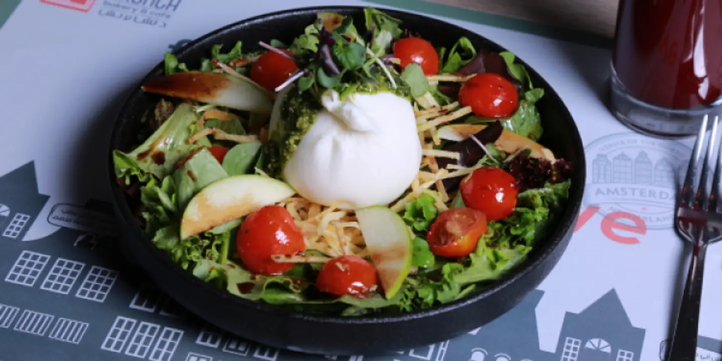 سلطة بوراتا