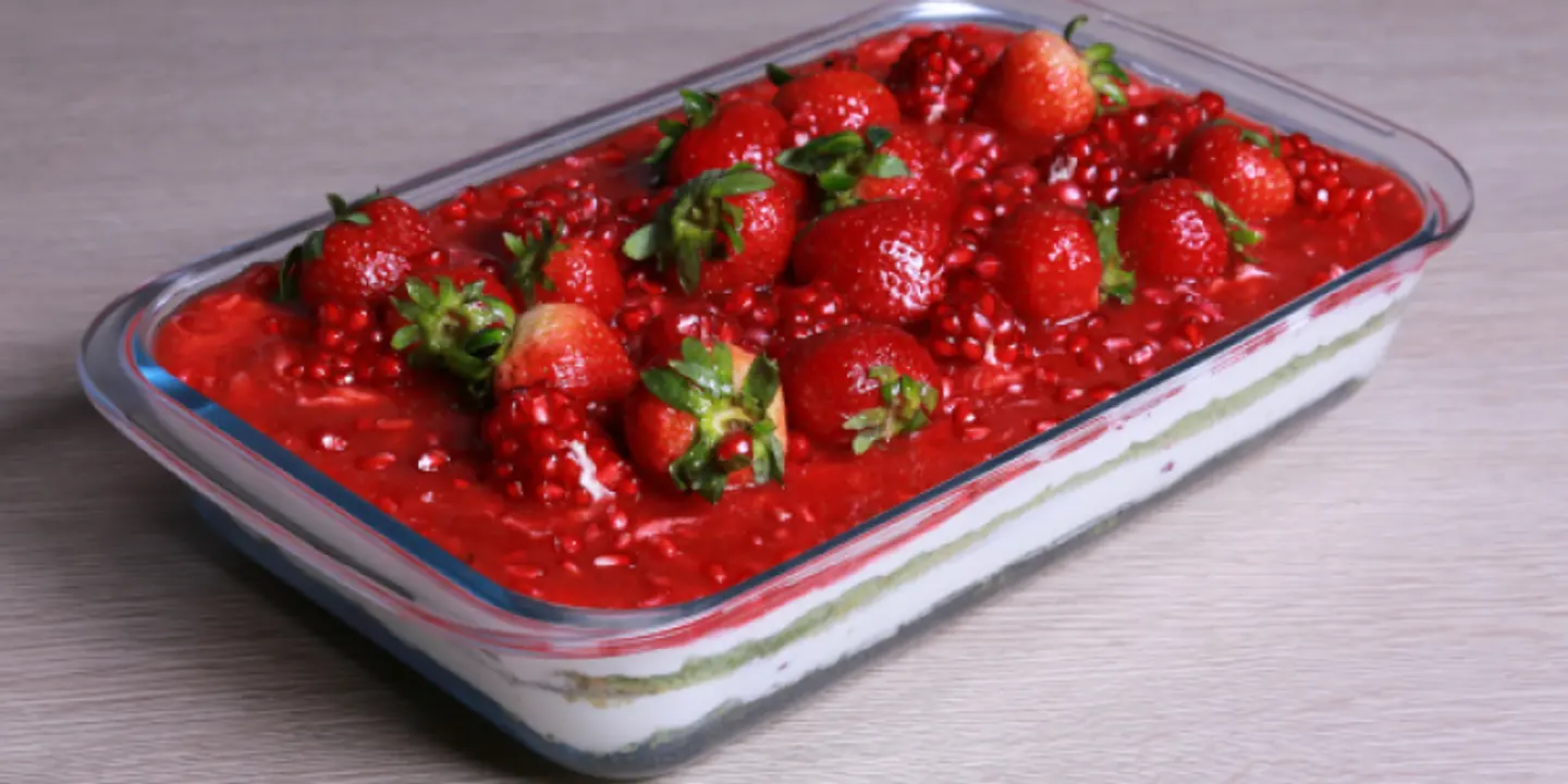 كيكة بستاشيو بالرمان