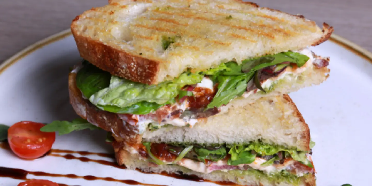 سموكي بوراتا ساندوتش