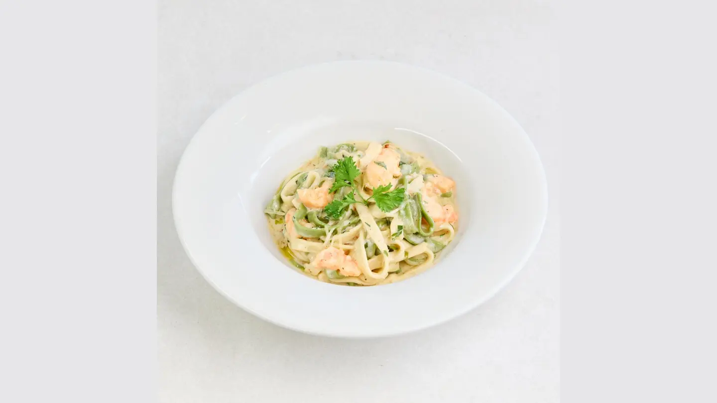 Tagliolini Alfredo Con Pollo