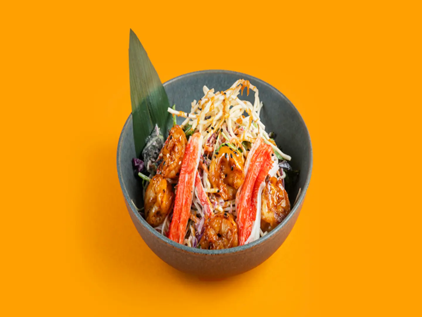 سلطة المأكولات البحرية الآسيوية