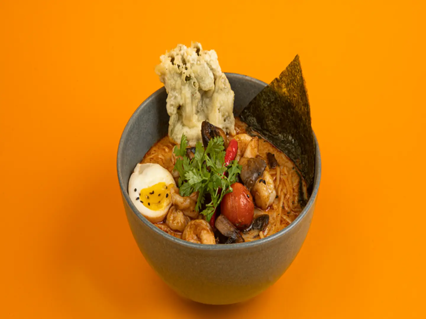 شوربة التوم يوم التايلاندية