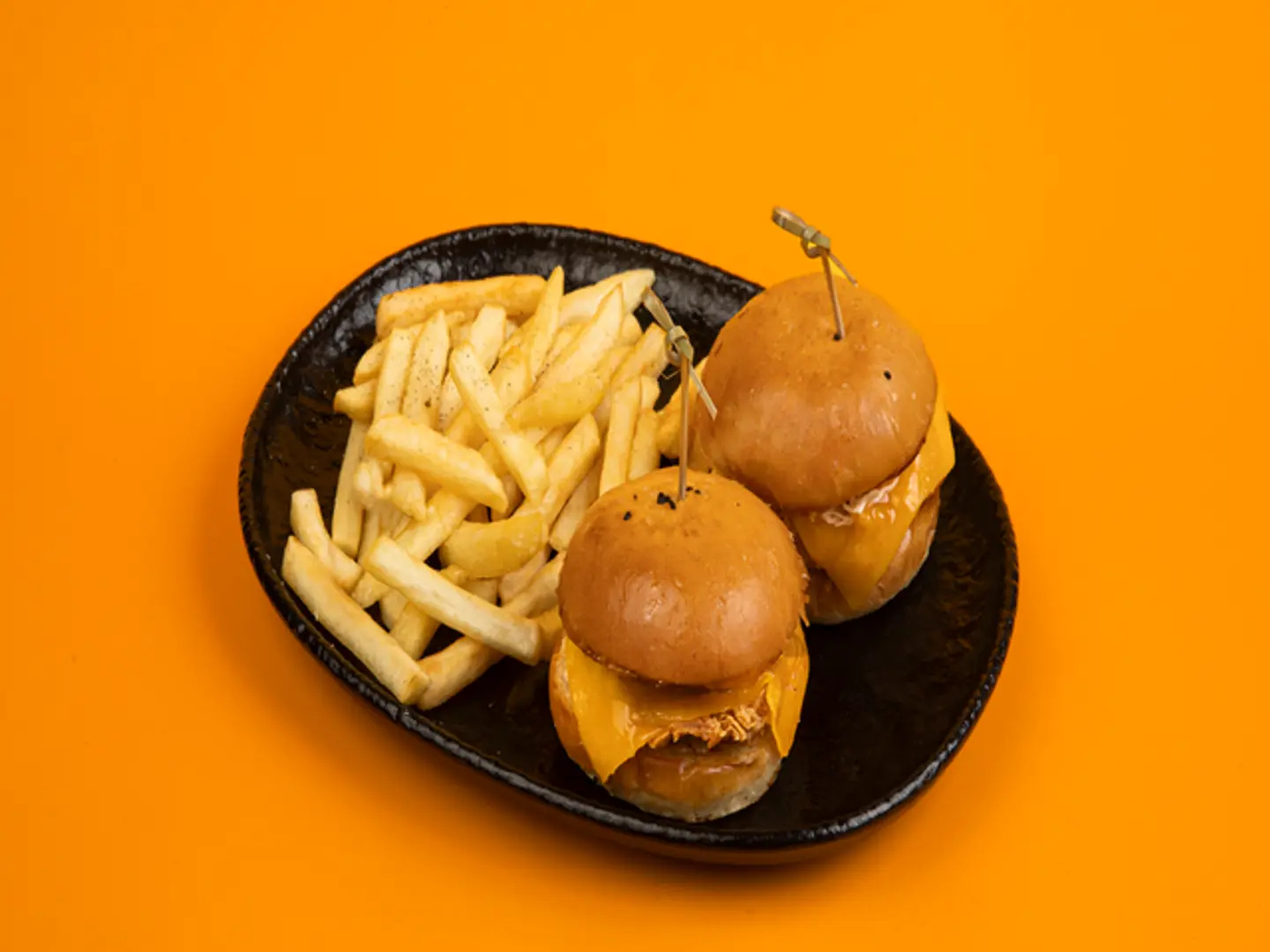 سلايدر دجاج ٢ قطع