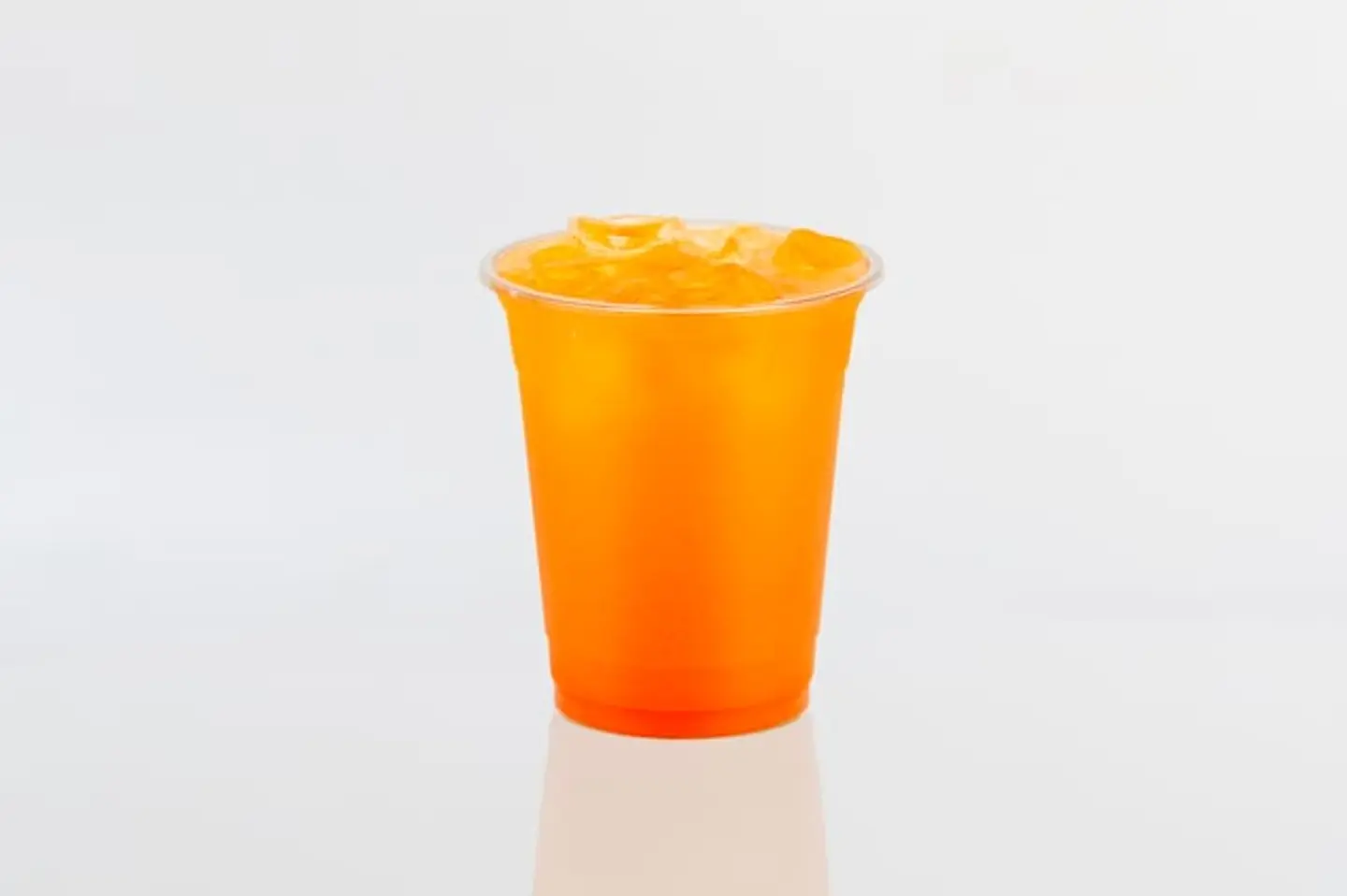 عصير برتقال وجزر طازج