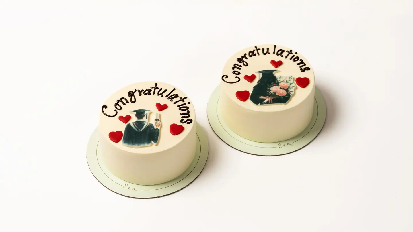 Graduation Cakes Girls   Boys