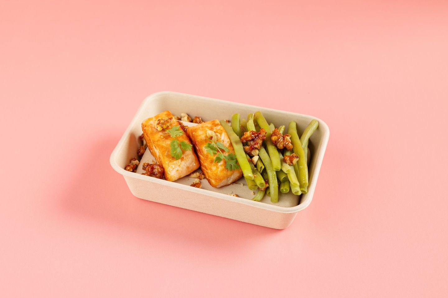 Walnut & Almond Crusted Salmon With French Green Beans And Lemon