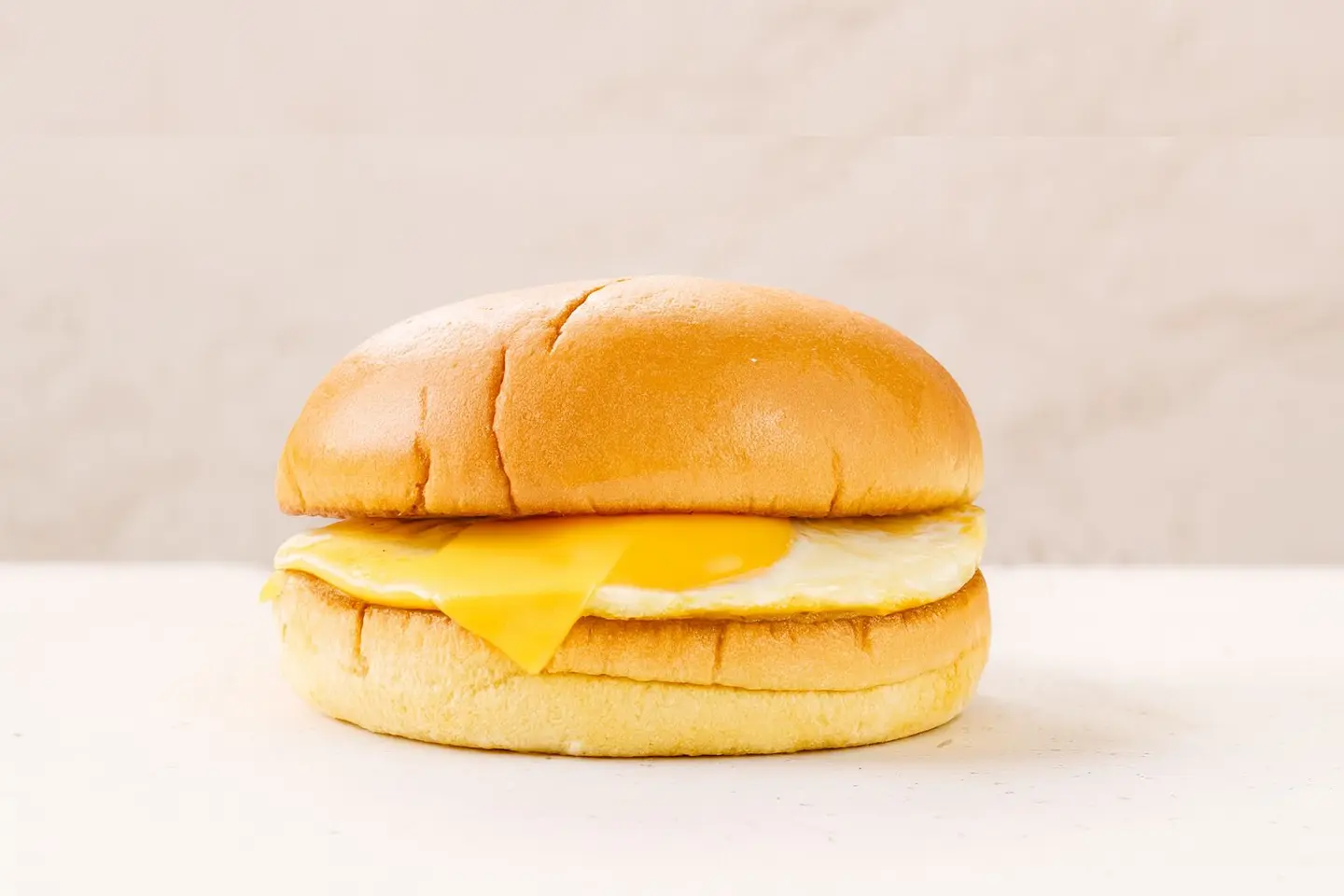 سندويش البيض المقلي