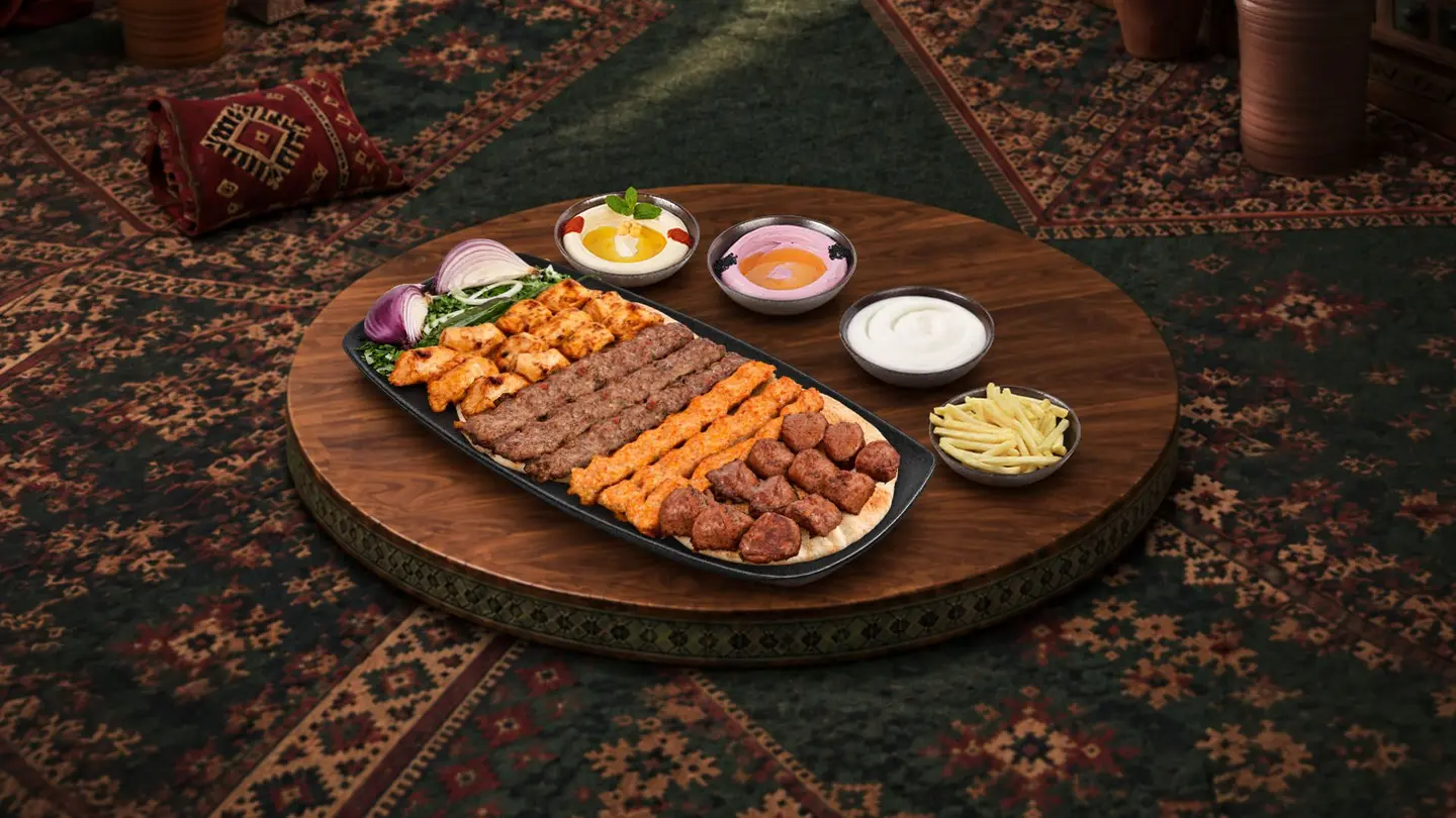 عرض اليوم الوطني 4 اشخاص