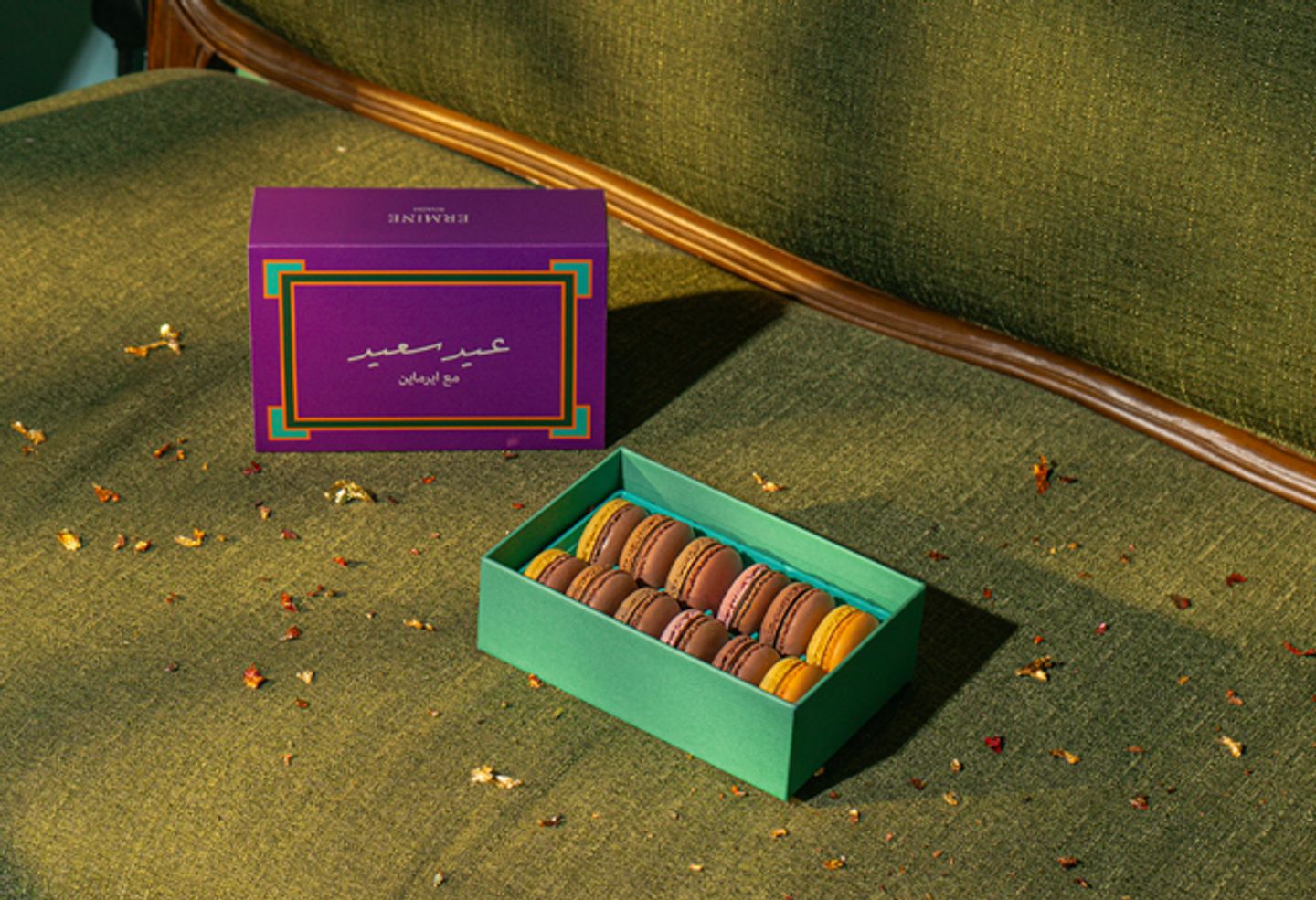 صندوق كلاسيكي - 12 قطعة