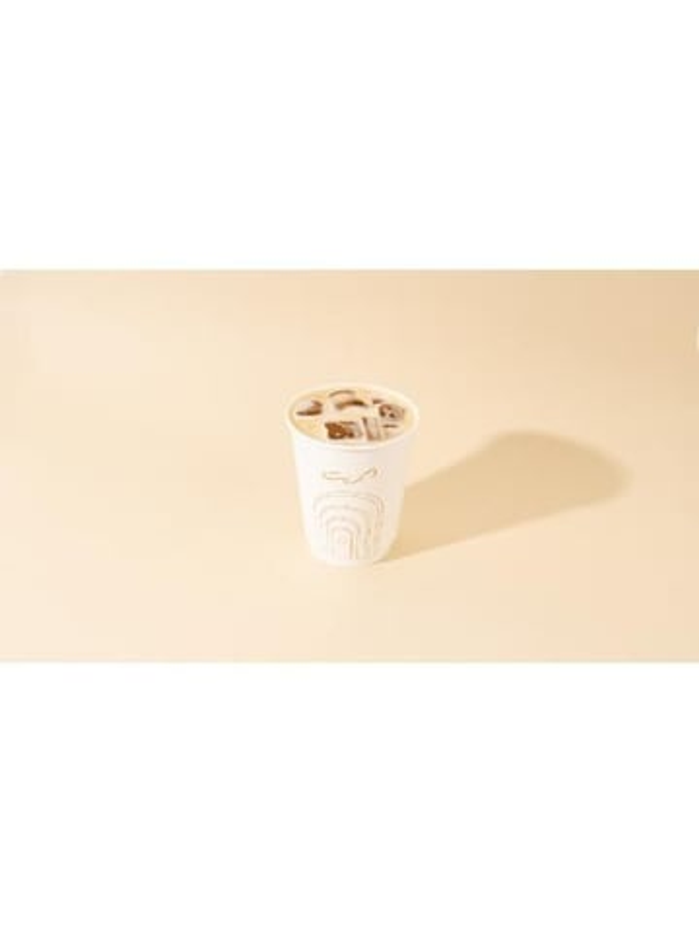 قهوة فلات وايت باردة