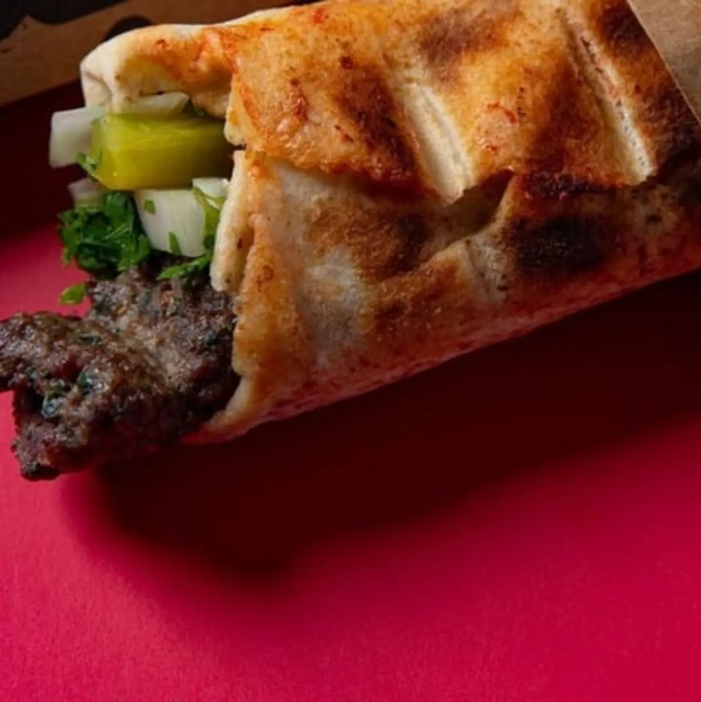 ساندوتش كباب لحم صغير