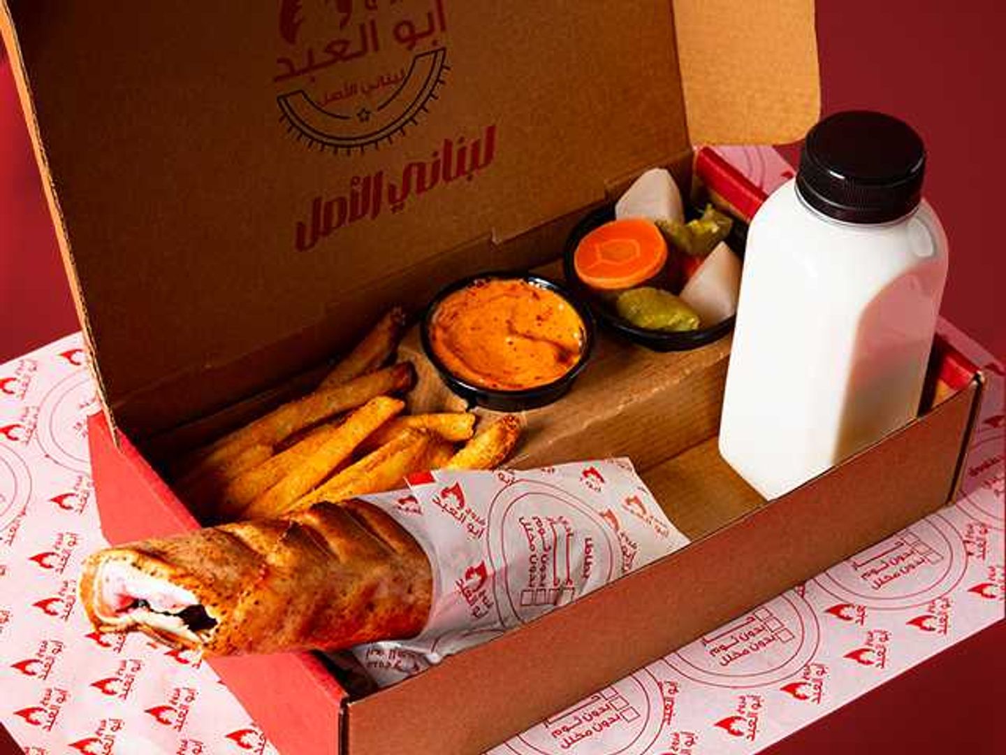 وجبة كباب دجاج مع لبن