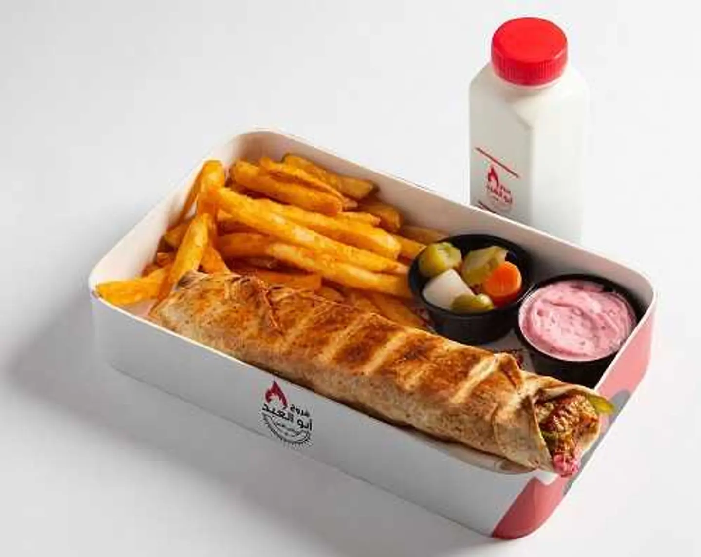 وجبة كباب دجاج مع لبن