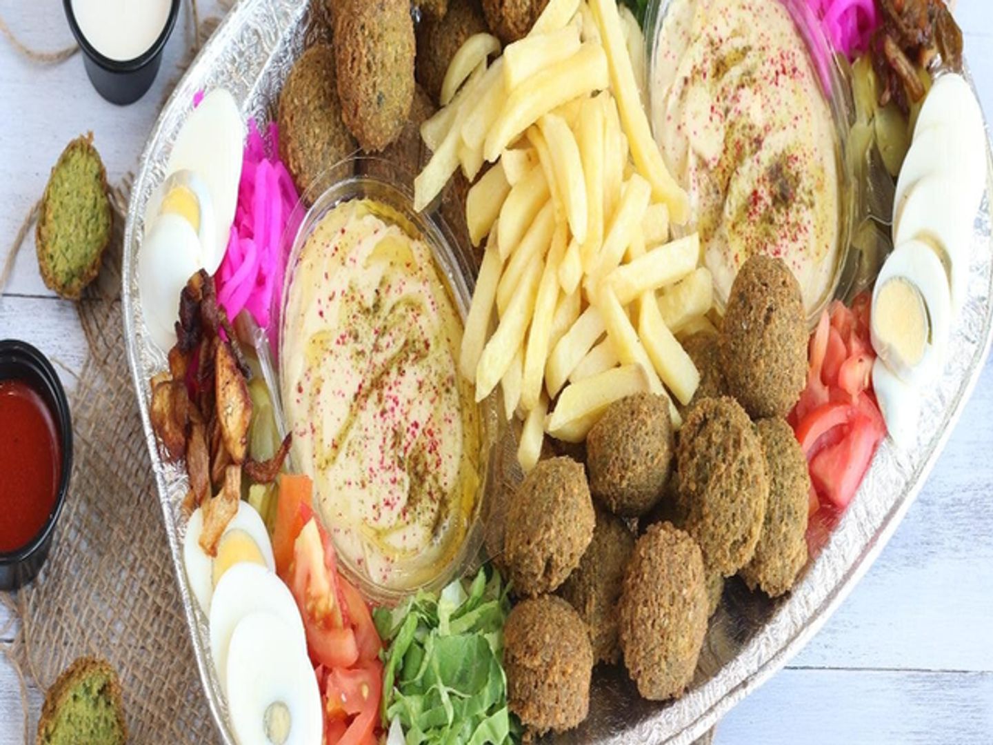 طبق فلافل مشكل وسط