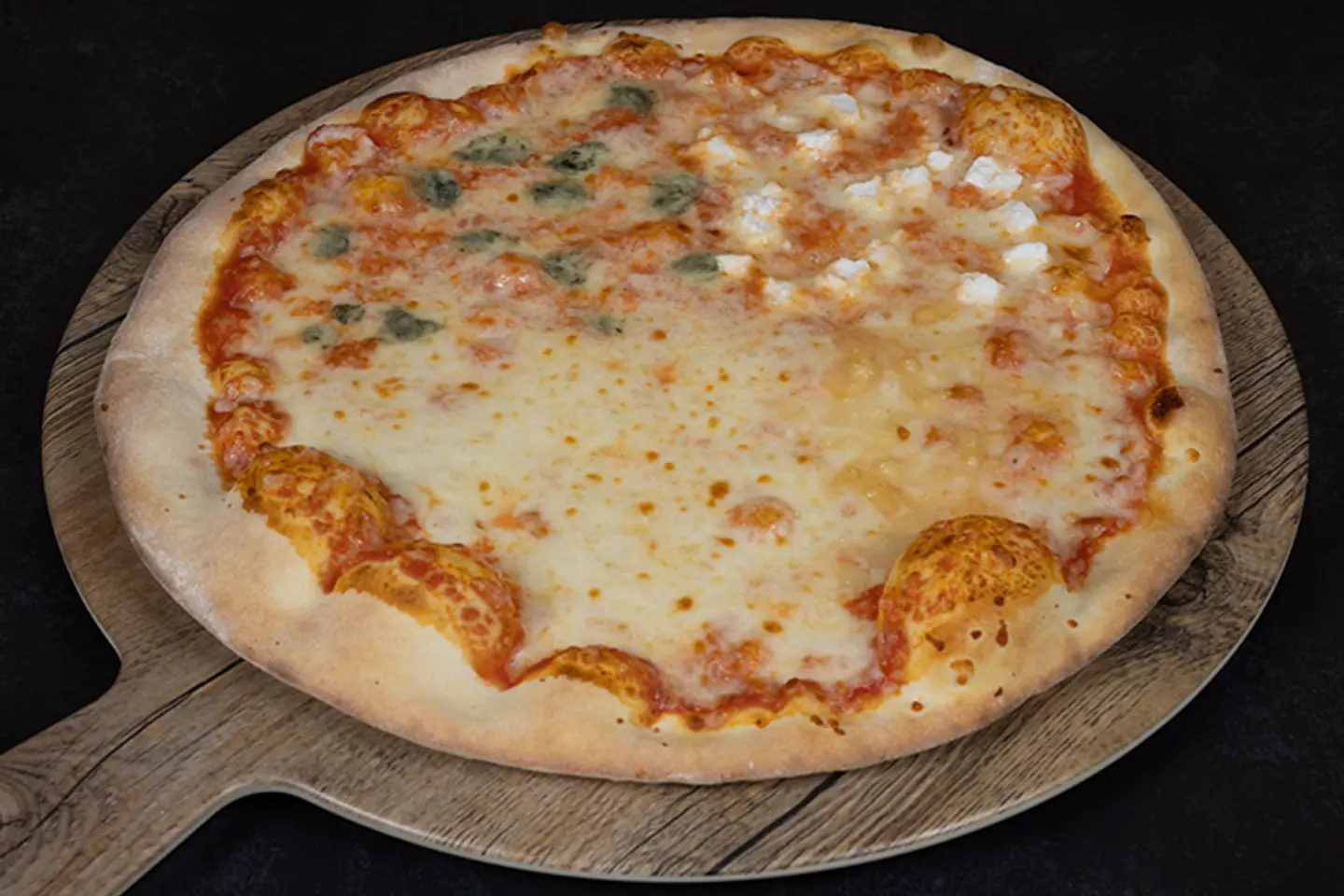 Quattro Formaggi Pizza