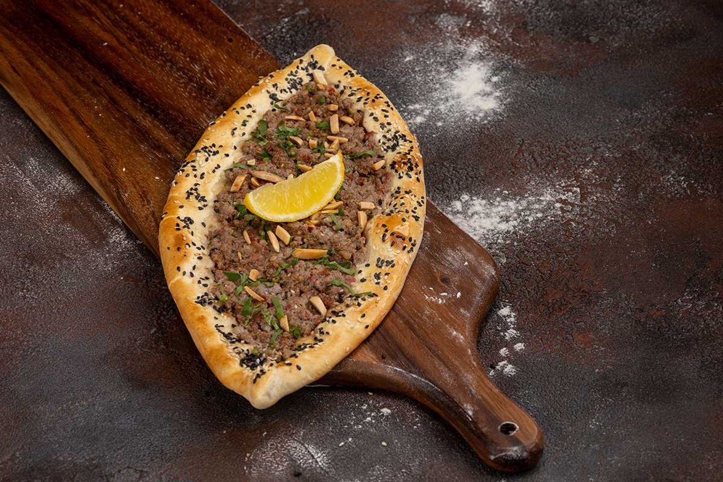 فطيرة لحم بعجين