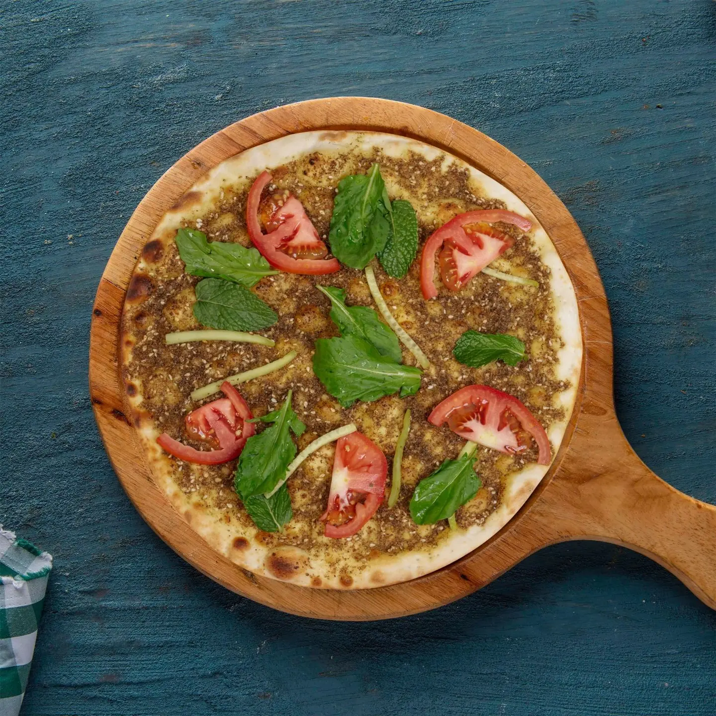 منقوشة زعتر بالخضار