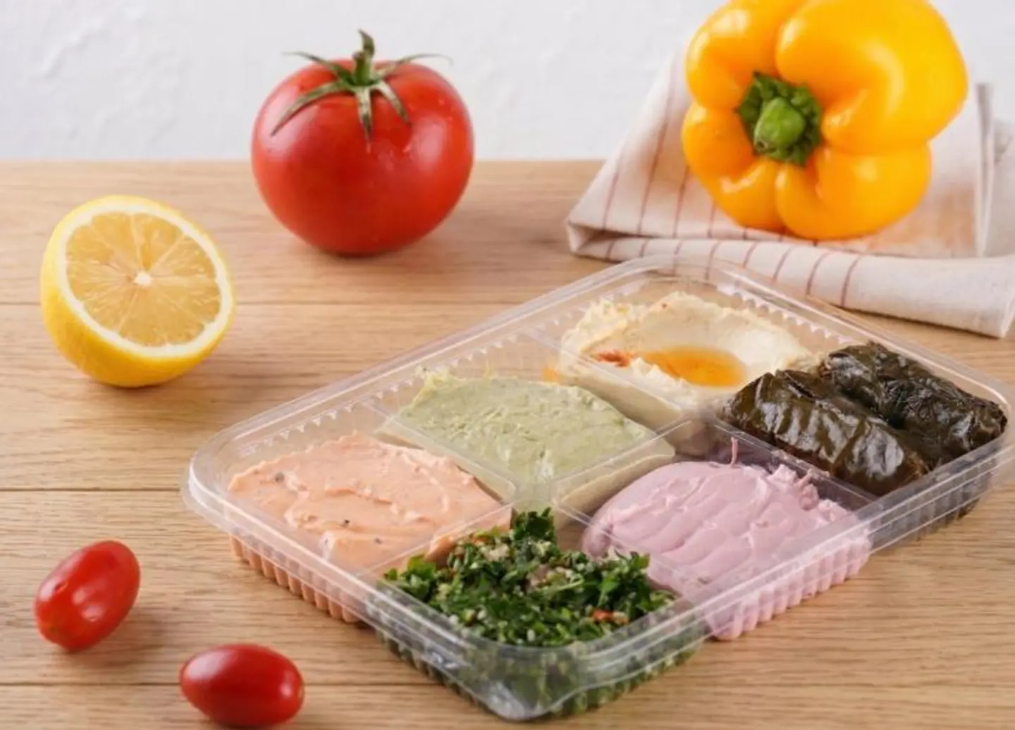 صحن مقبلات مشكل