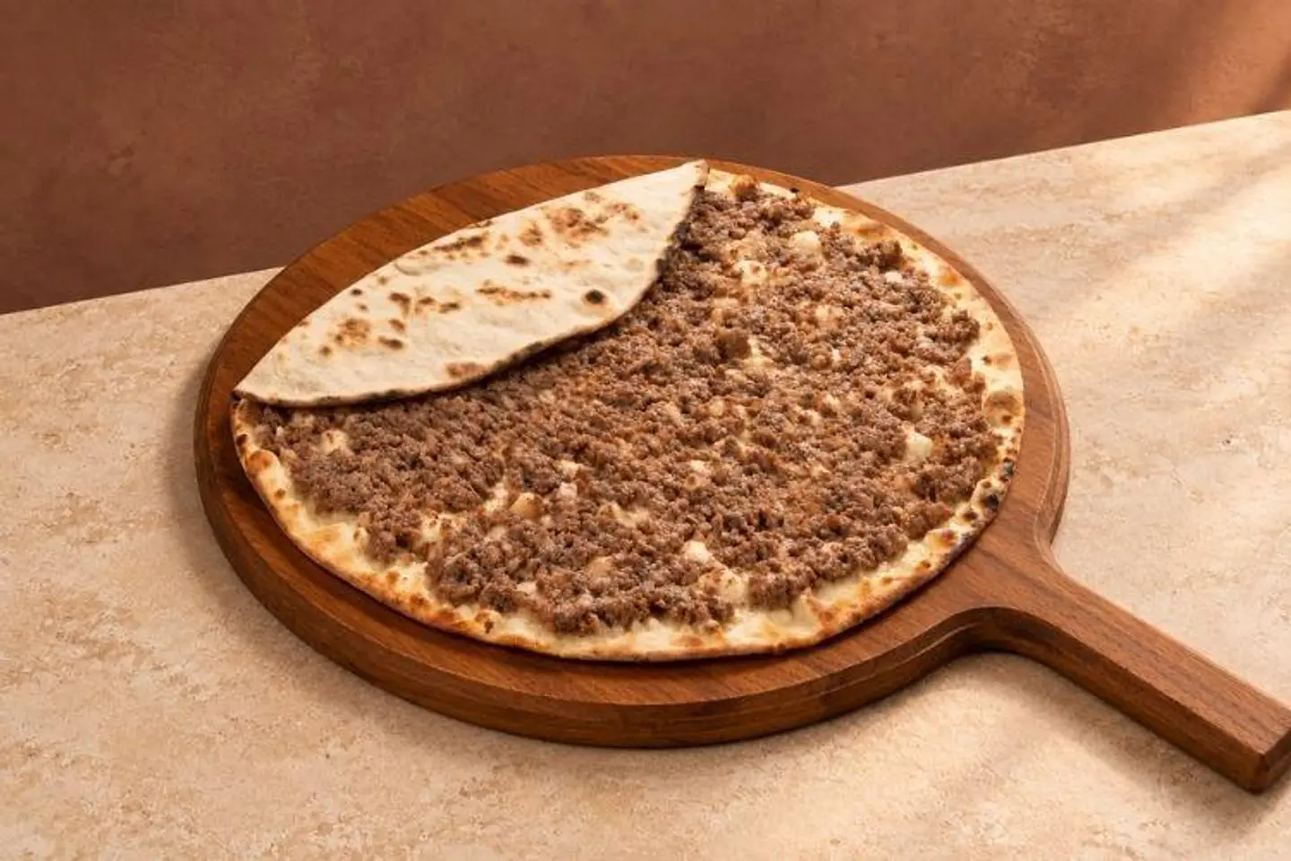 فطيرة لحم بدبس الرمان