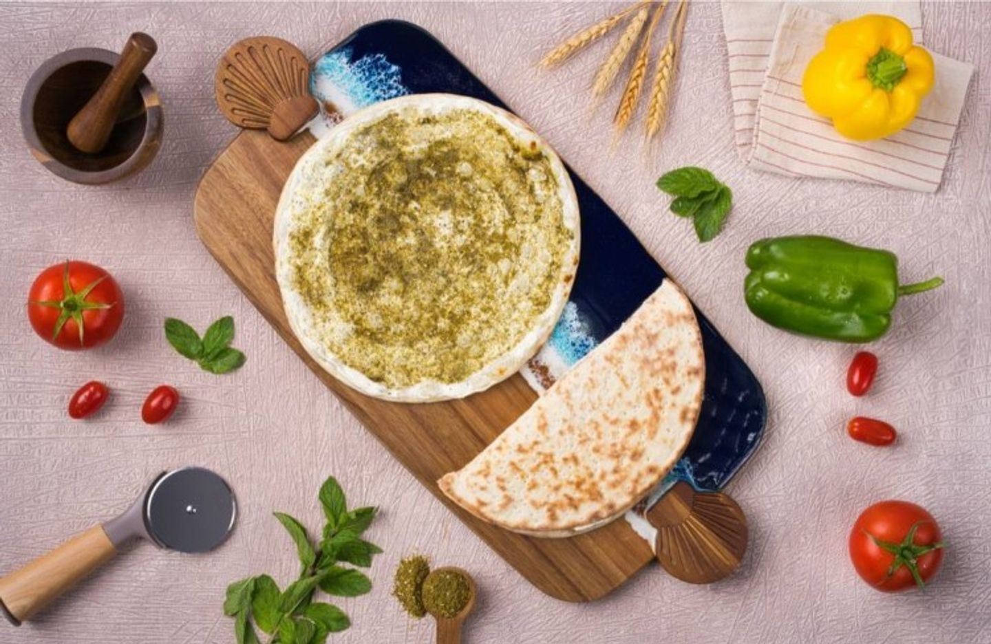 منقوشة لبنة وزعتر