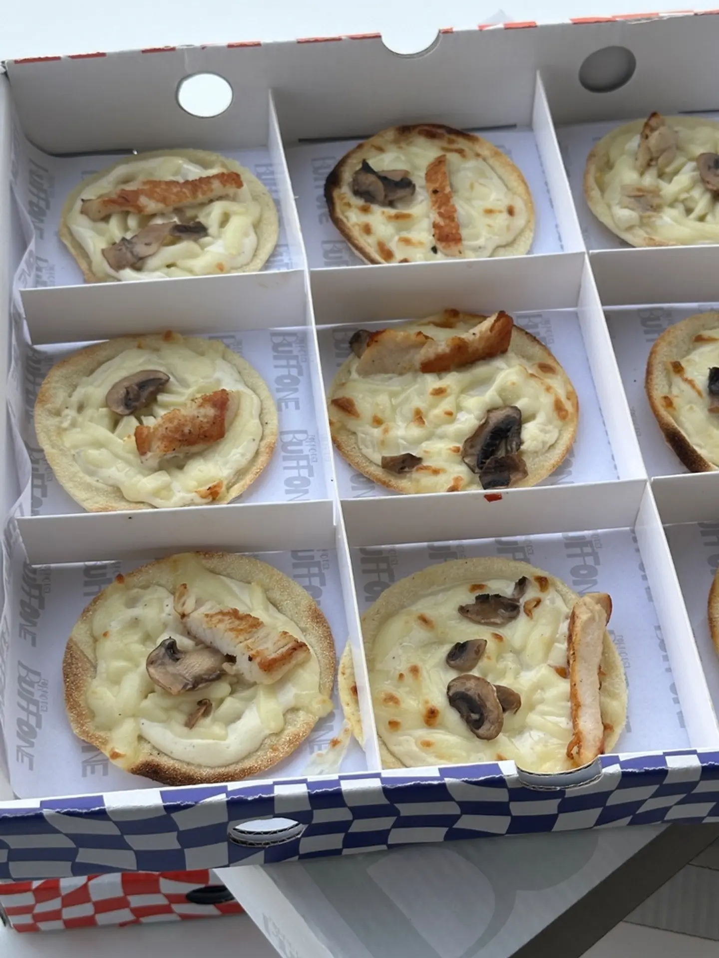 Alfredo Pizza Gathering Box