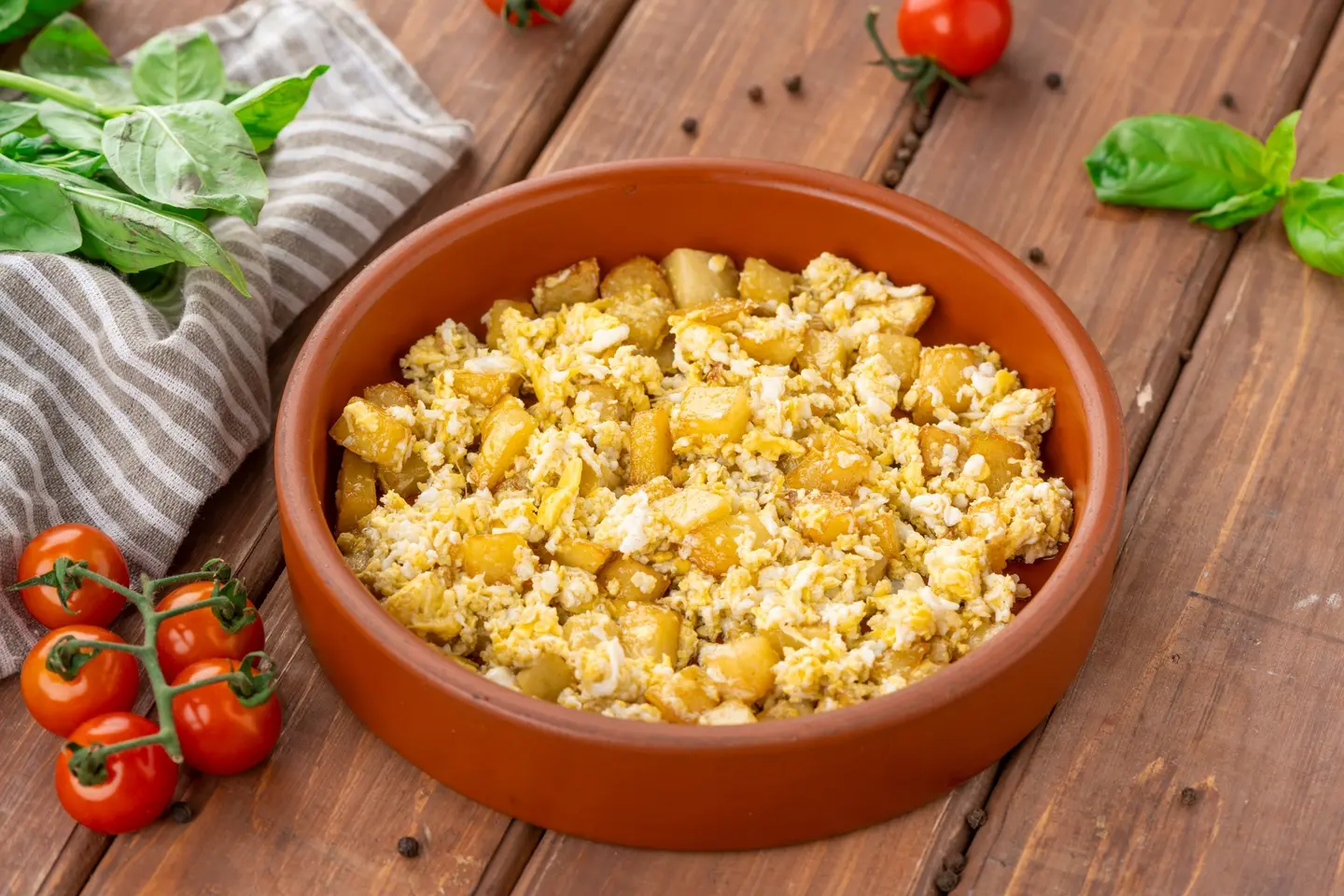 Mfaraket Batata With Eggs