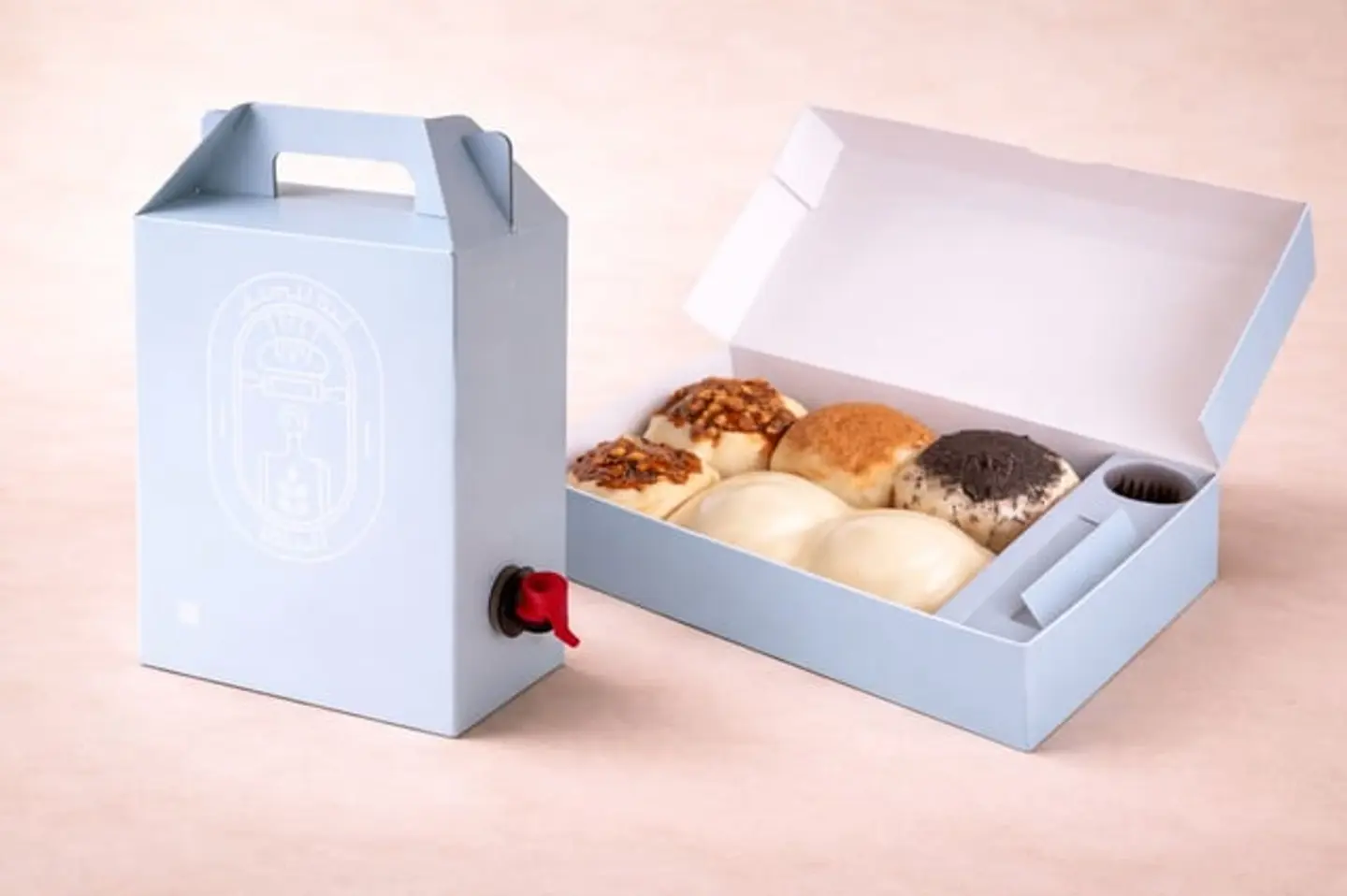 Mixed Cinnamon Rolls Box (6 Pcs) + Coffee (1 L)
