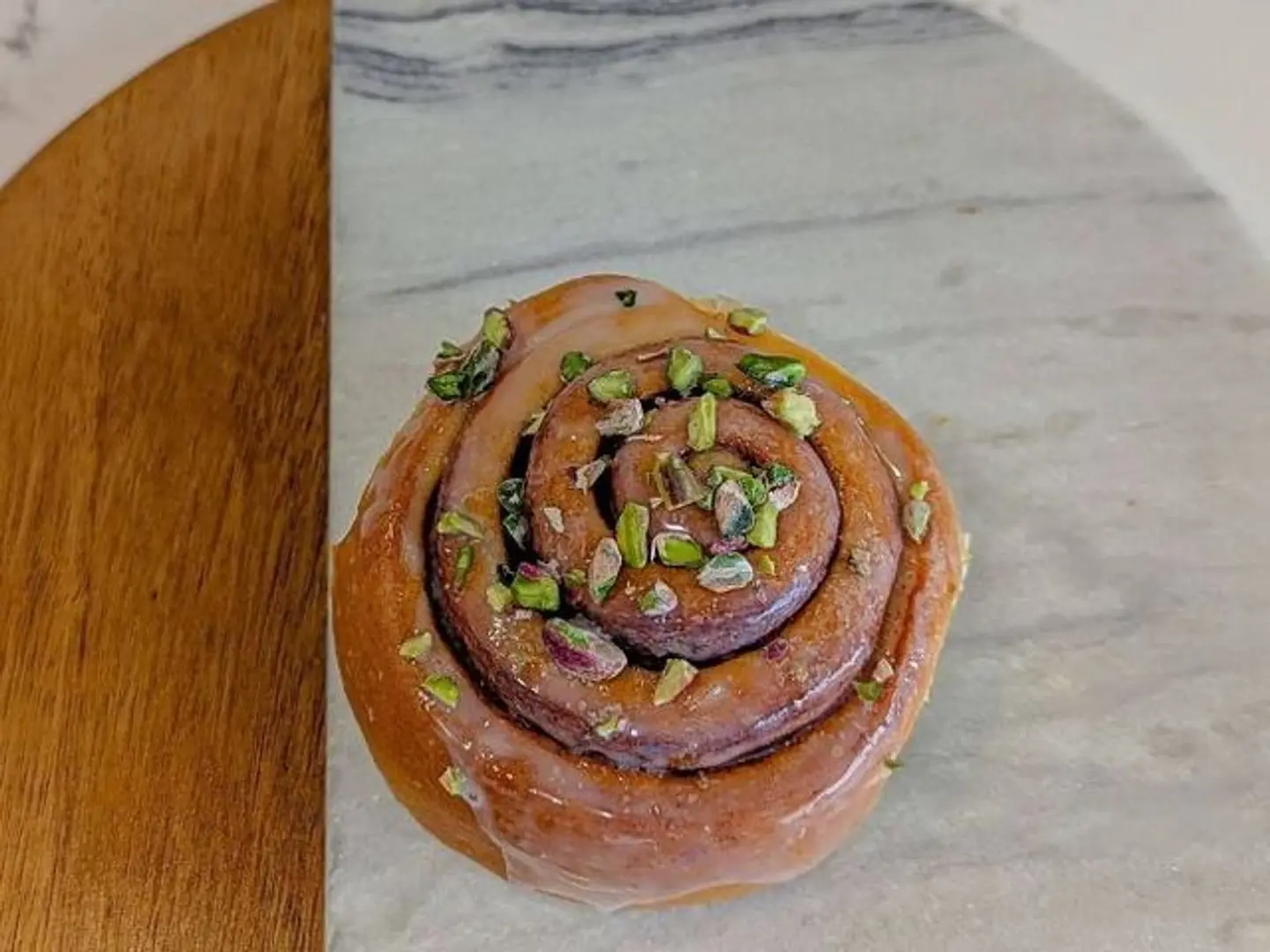 سينابون بالحليب والبيستاشيو