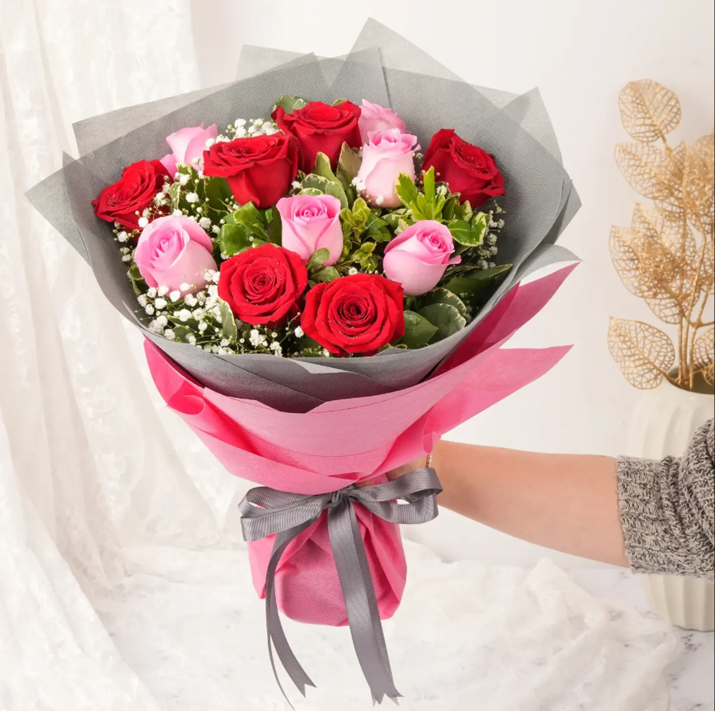 6 Pink And 6 Red Roses Bunch