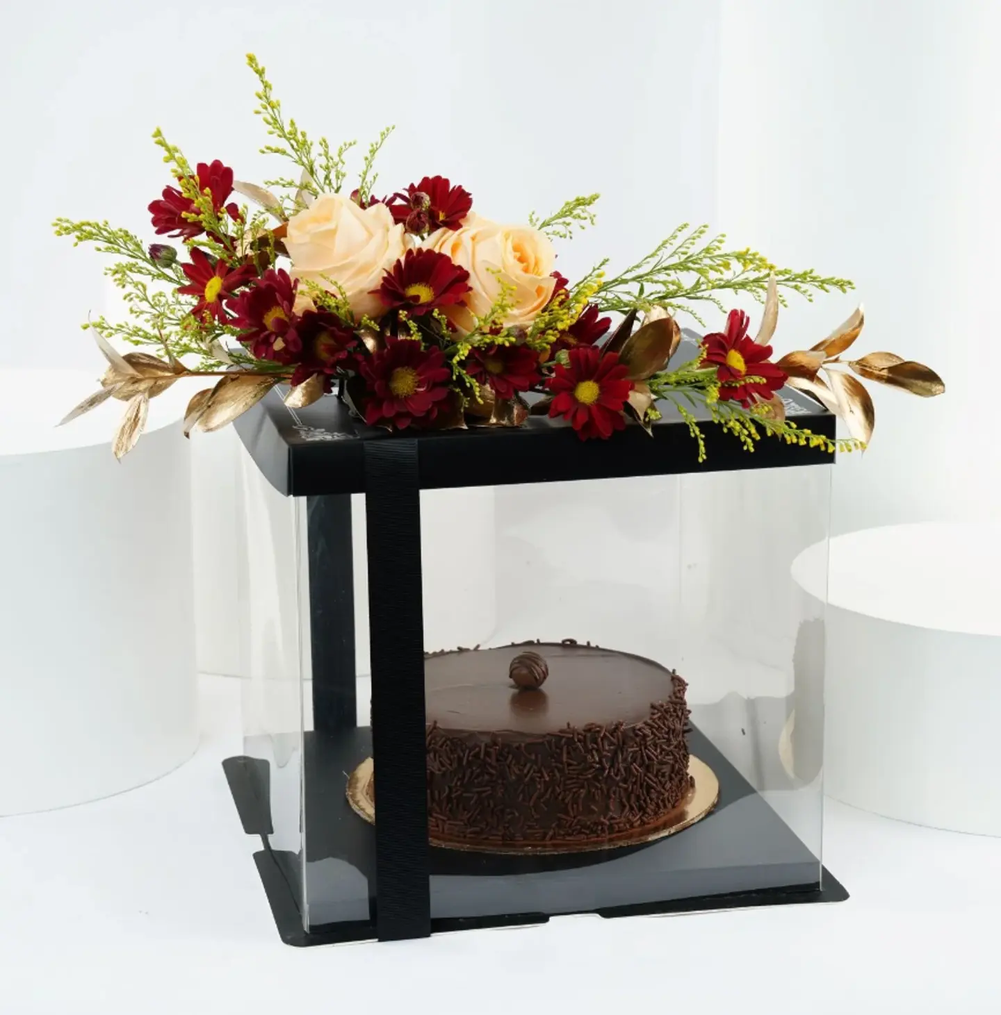 Red Daisy Roses With Chocolate Cake Stand